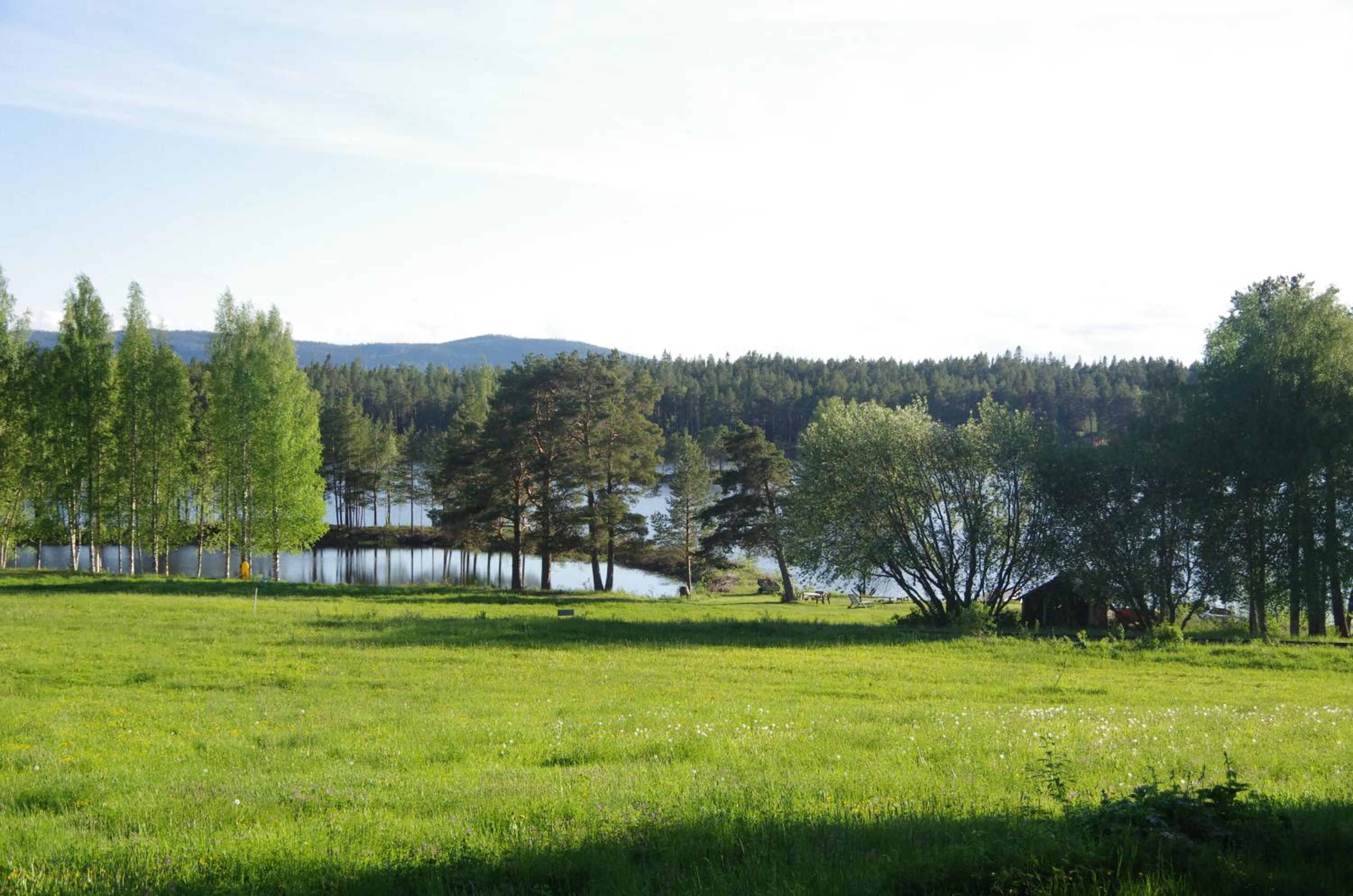 Stugor Storsjöns strand view 3