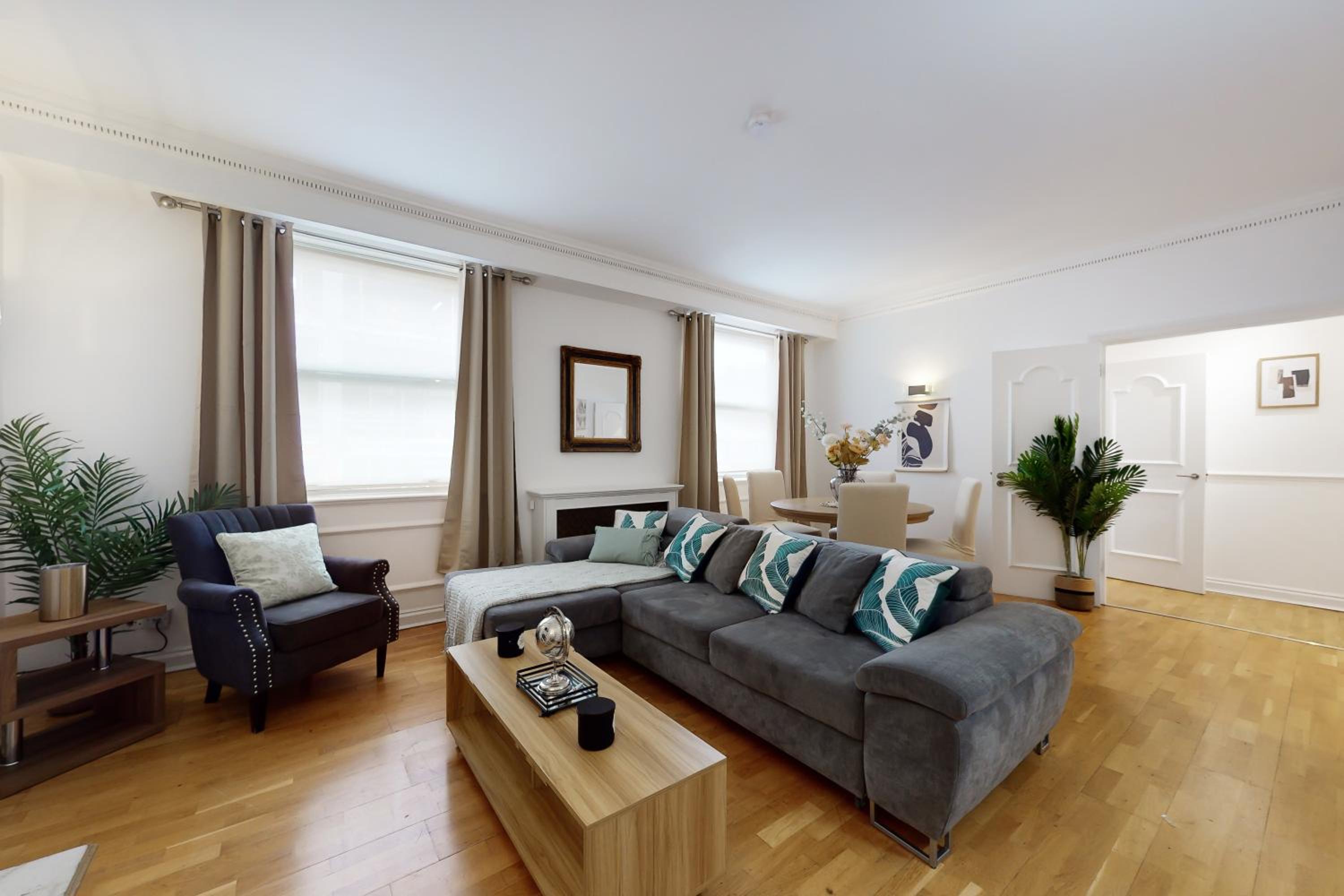Stay in bond street