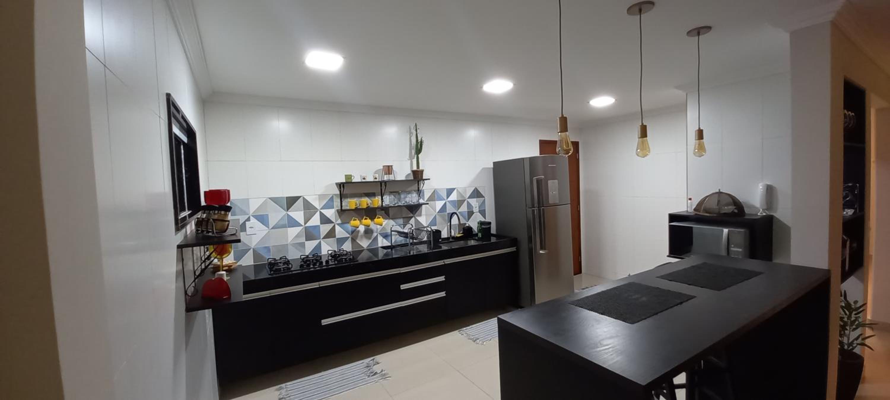 Casa COMPLETA-ÓTIMO WIFI-Espaço PET-TV Ilimitada-03 carros-Até10 pessoas