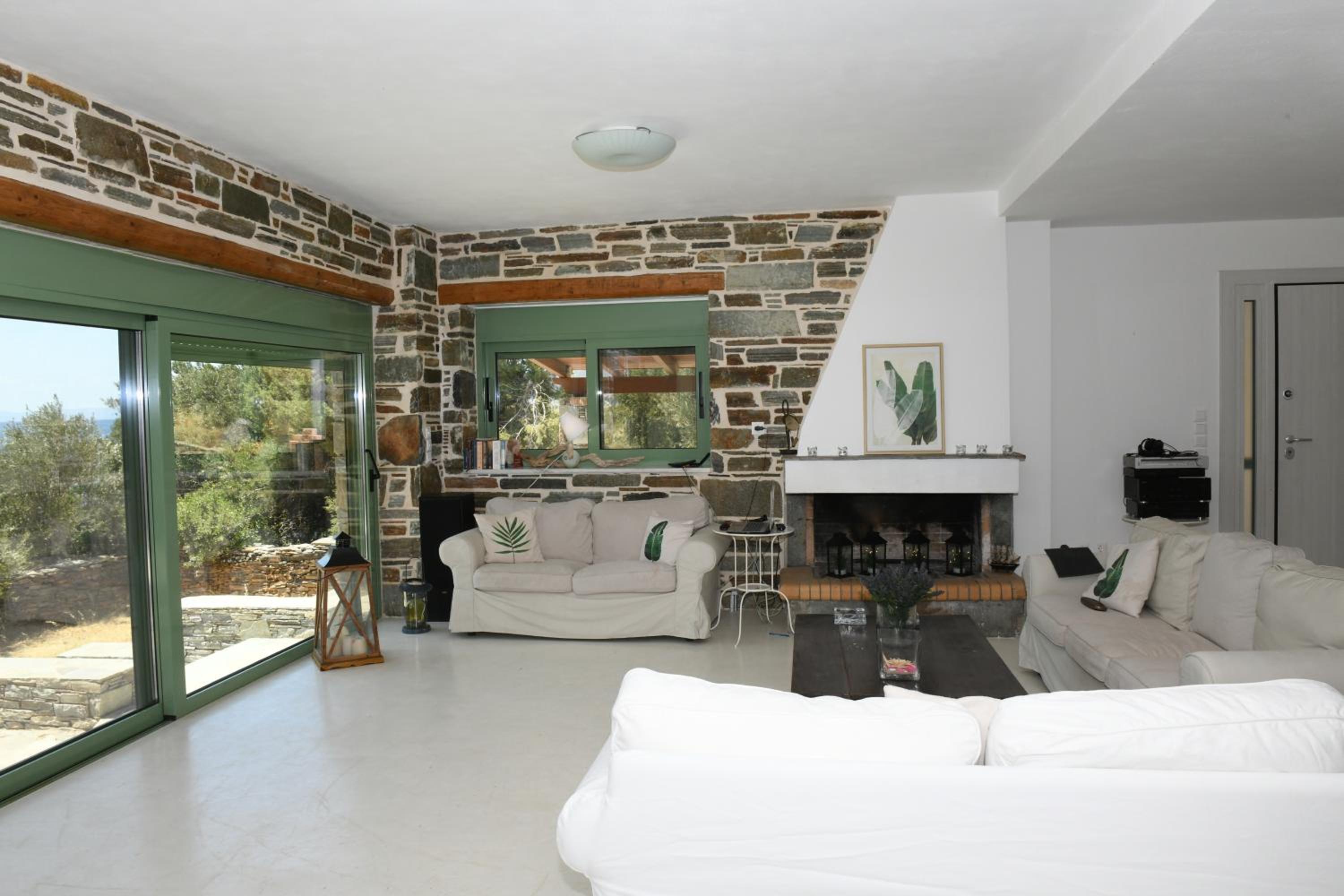 Sun Senses - villa with private beach view 4