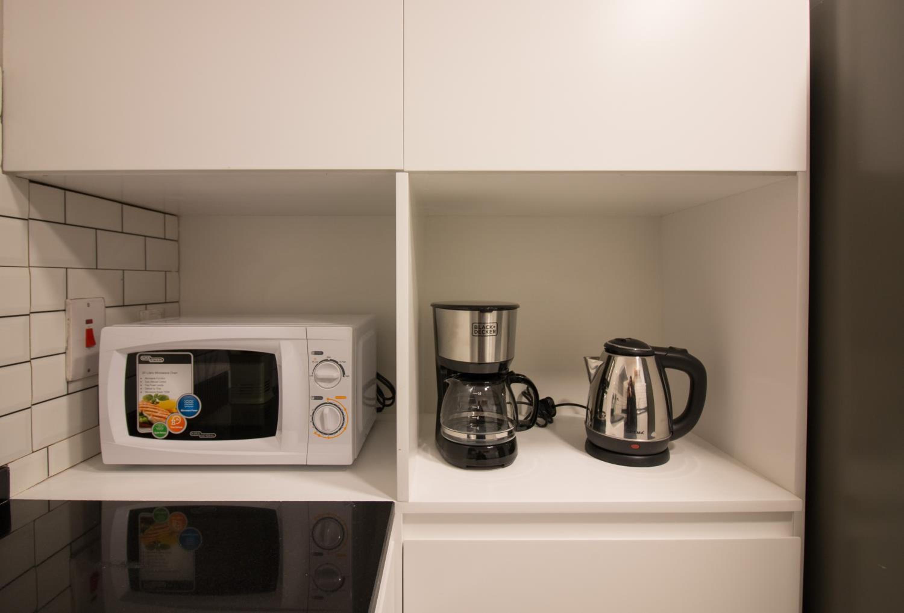 Walking Distance to Metro! FULL Canal View