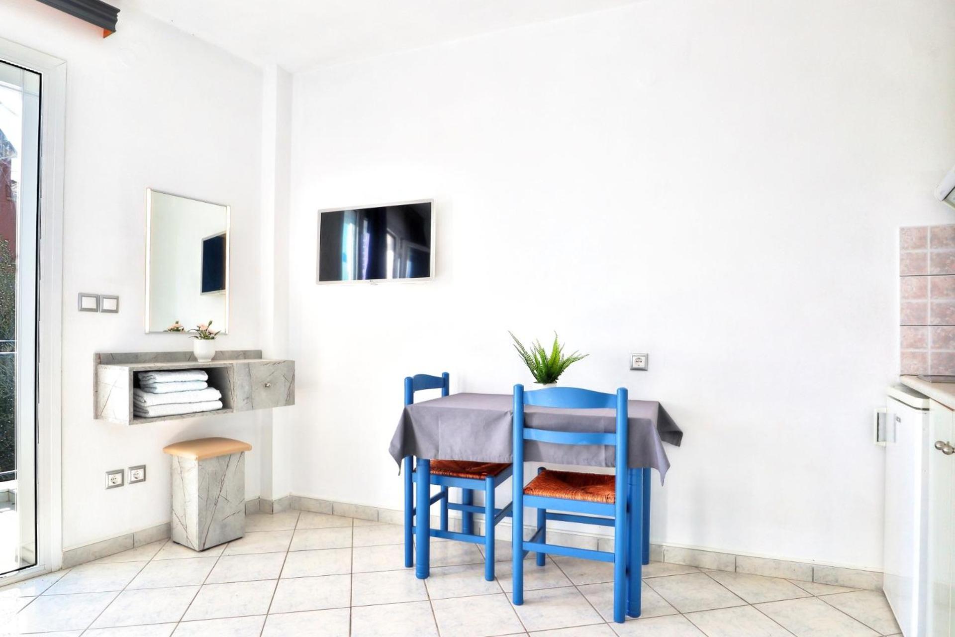 Myrto Apartments