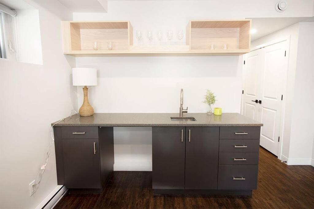 Cheerful 4 bedrooms duplex unit great location view 3