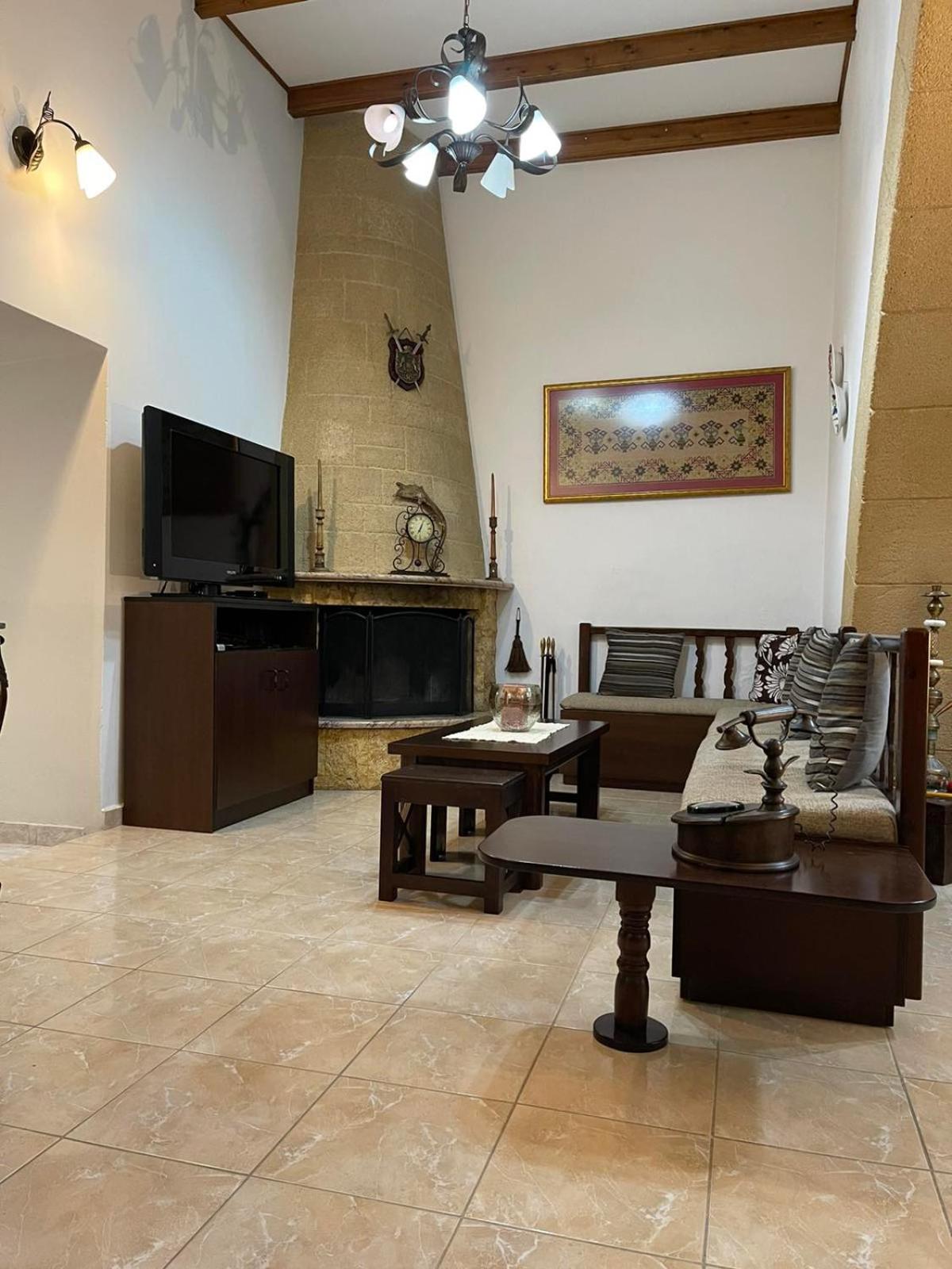 KAMARA Traditional House view 3