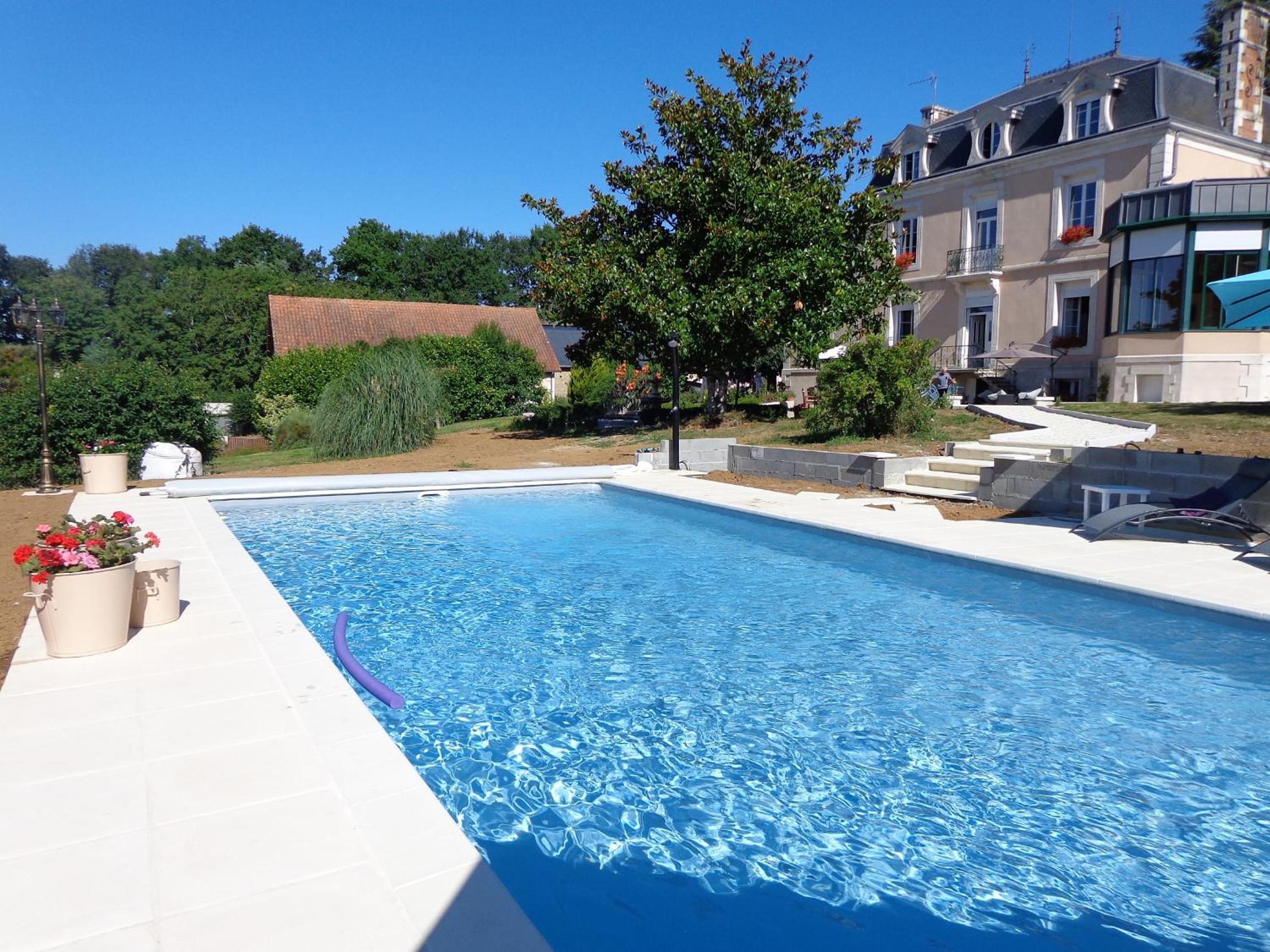 La Maison Ribotteau - The Coach House Gîte view 3
