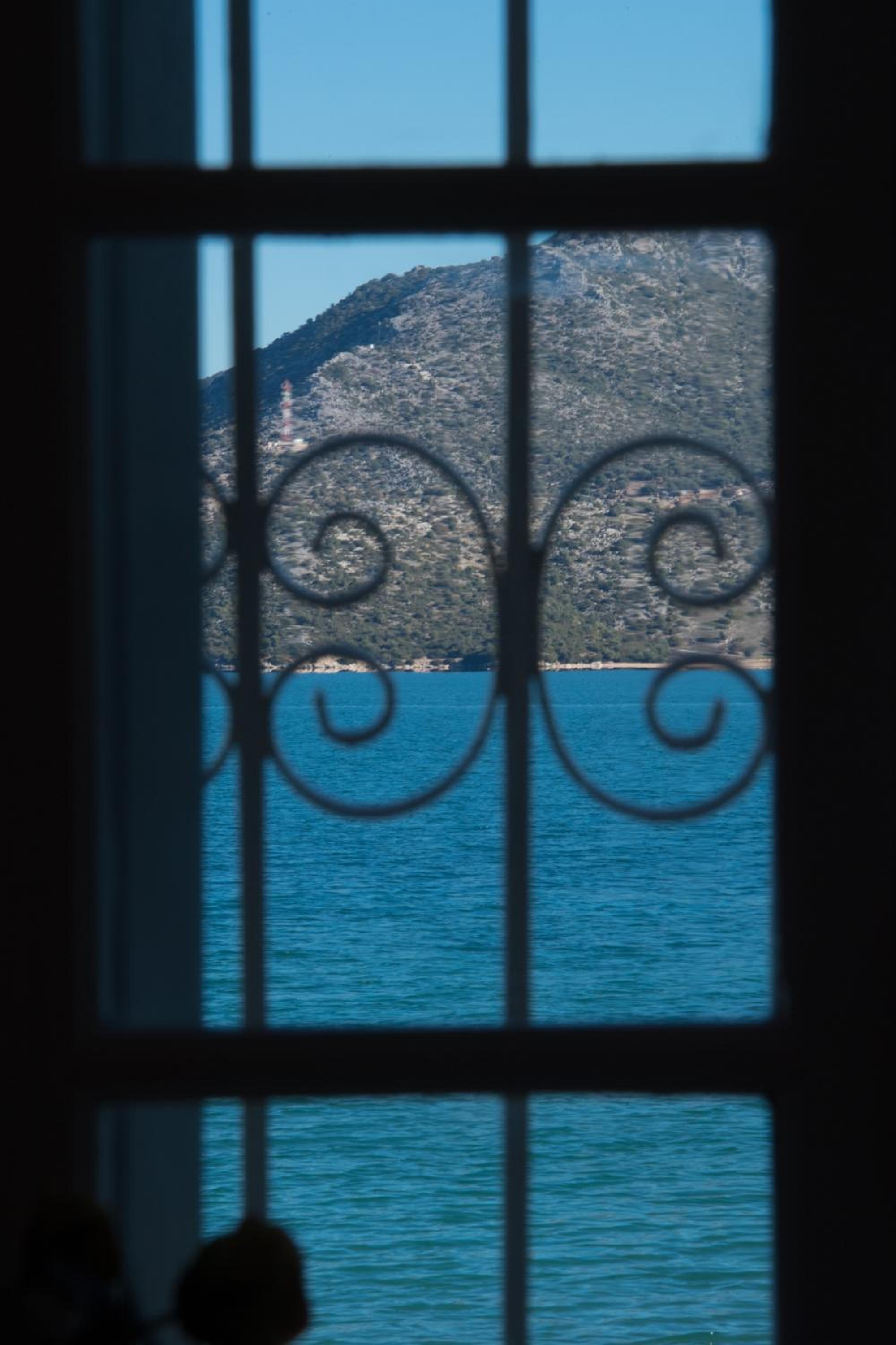 The Beach House-Valley of love
