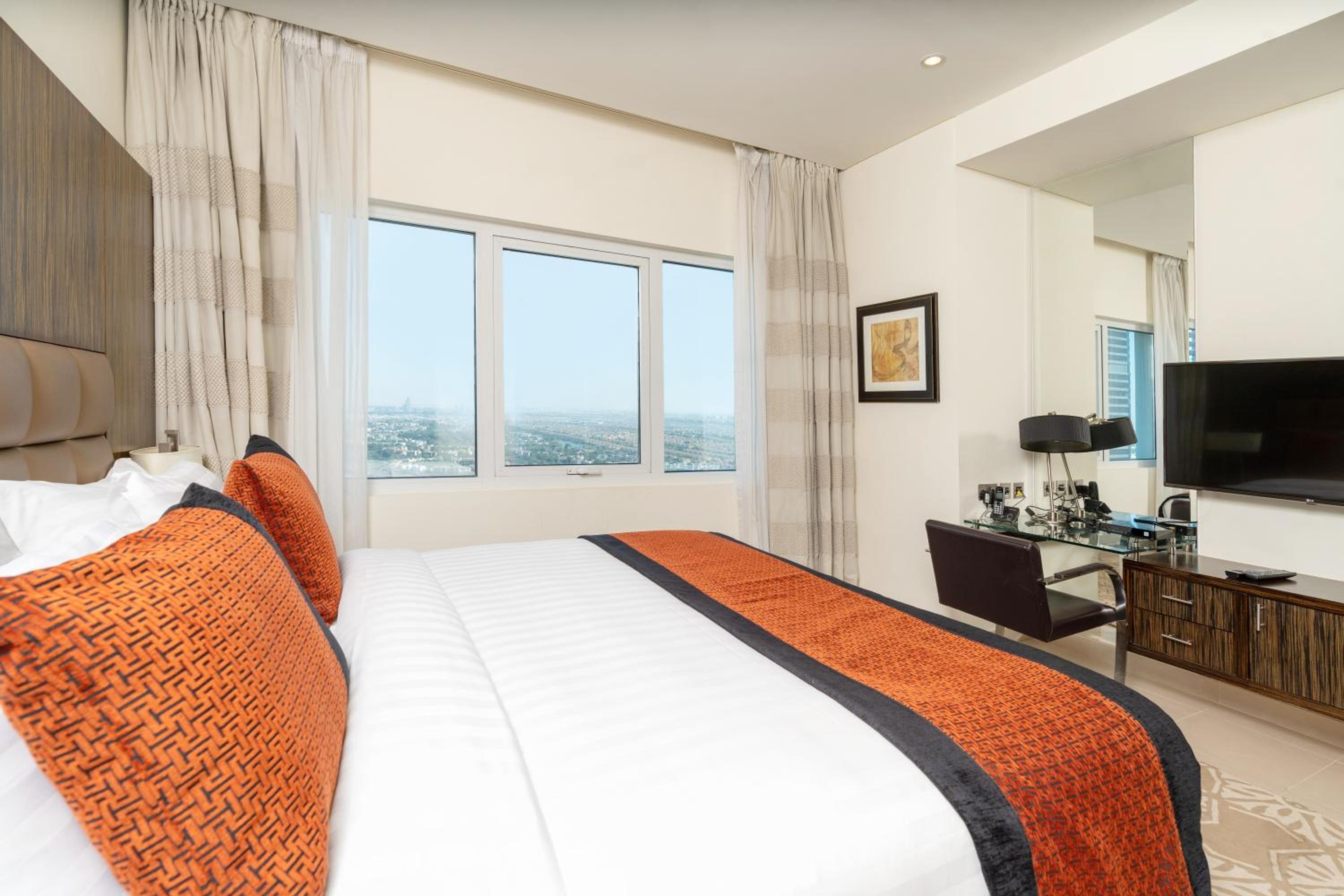 Royal Club By RVHR, Bonnington Residential Tower - JLT