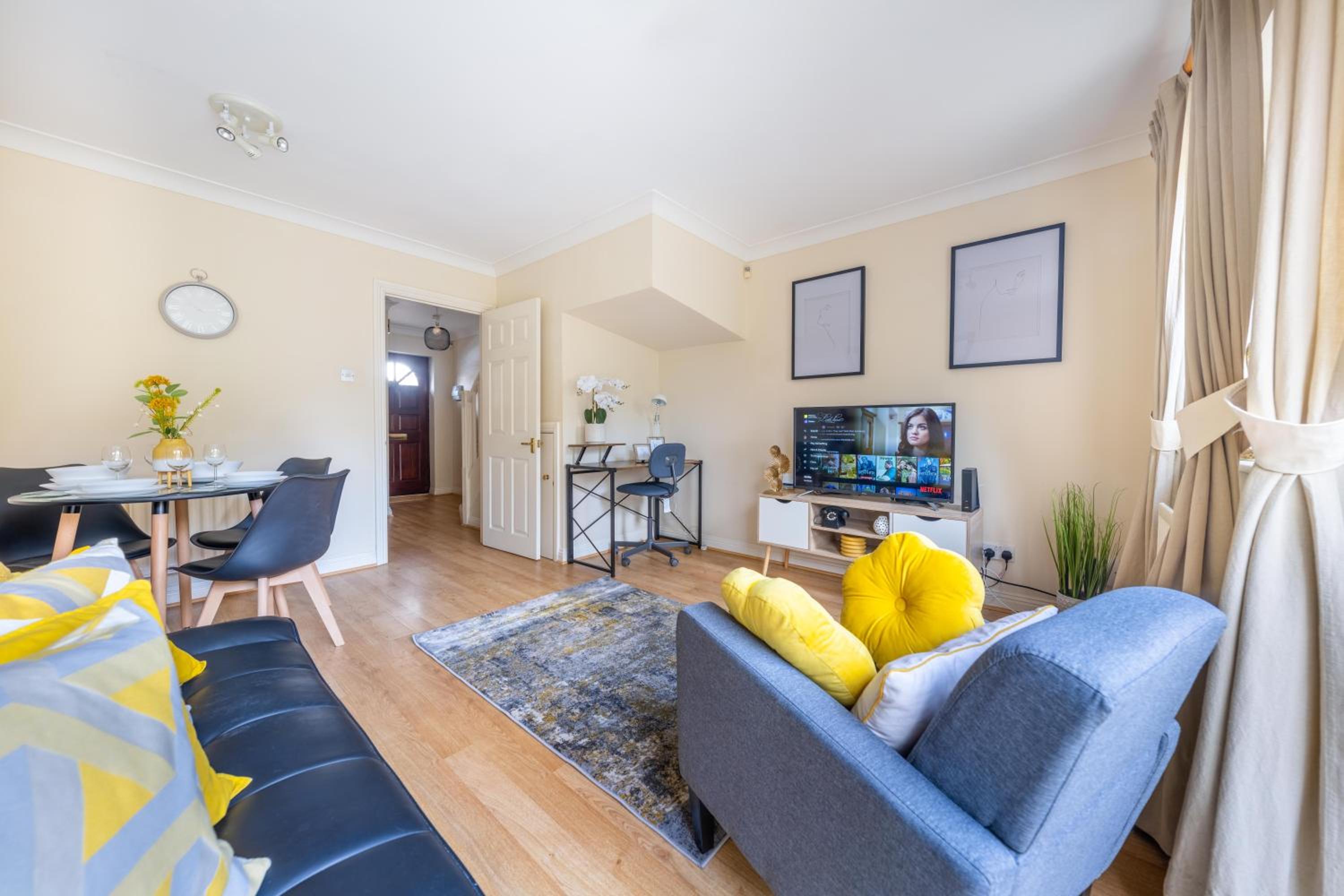 Hotel Pierocks Wickets Luxury Entire House, Free Parking And Wi-fi In Maidenhead