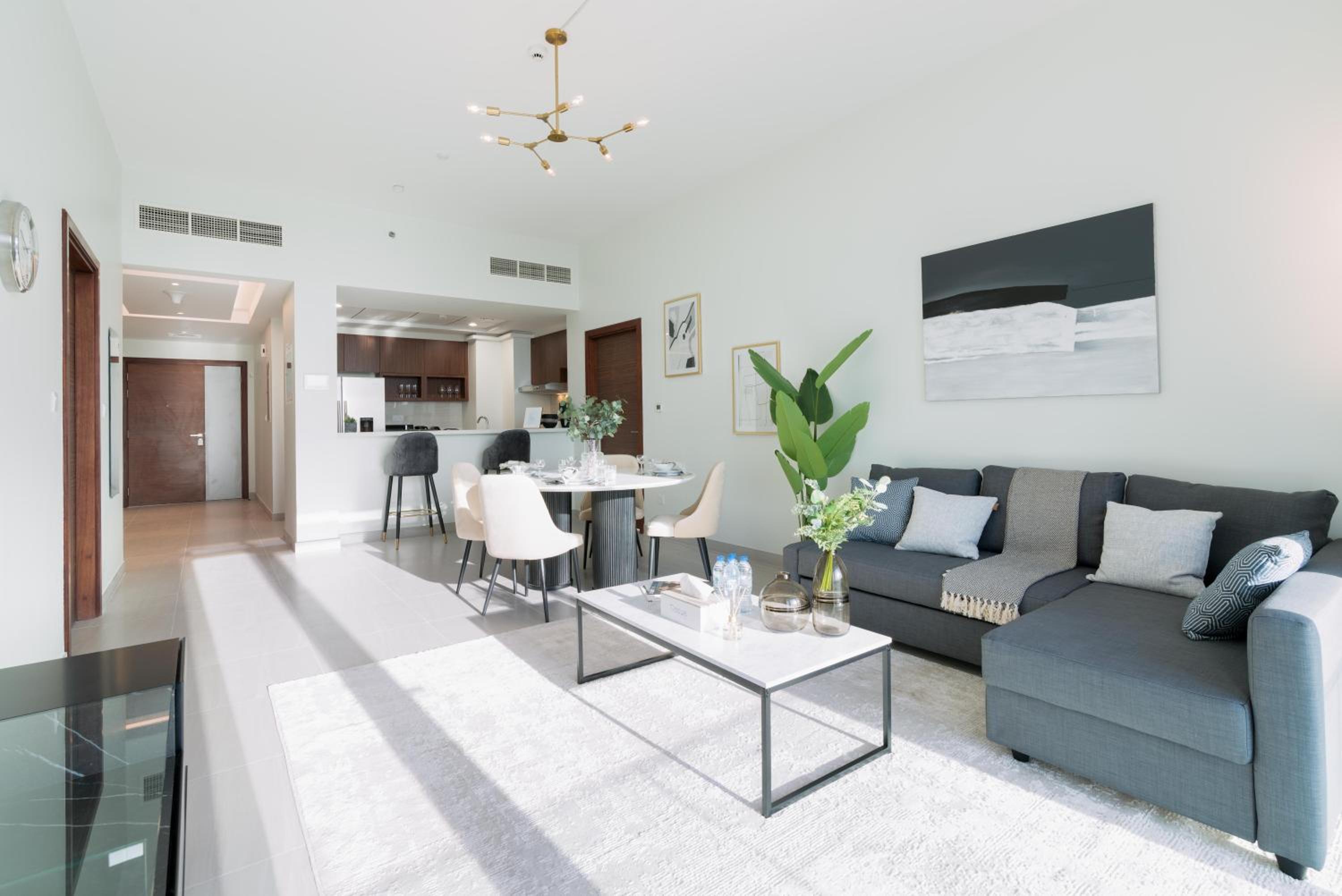 Ultimate Stay / 3 Beds / Gorgeous Frame and Park View / 250m from Metro / 1 Stop from World Trade Center