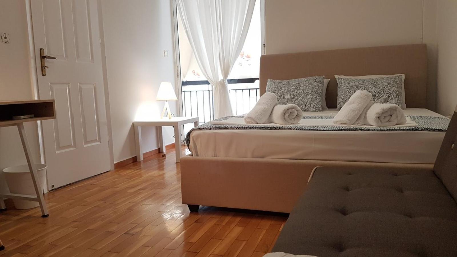 Maisonaitte-Athens Center, 4 BD, 2 BATH
