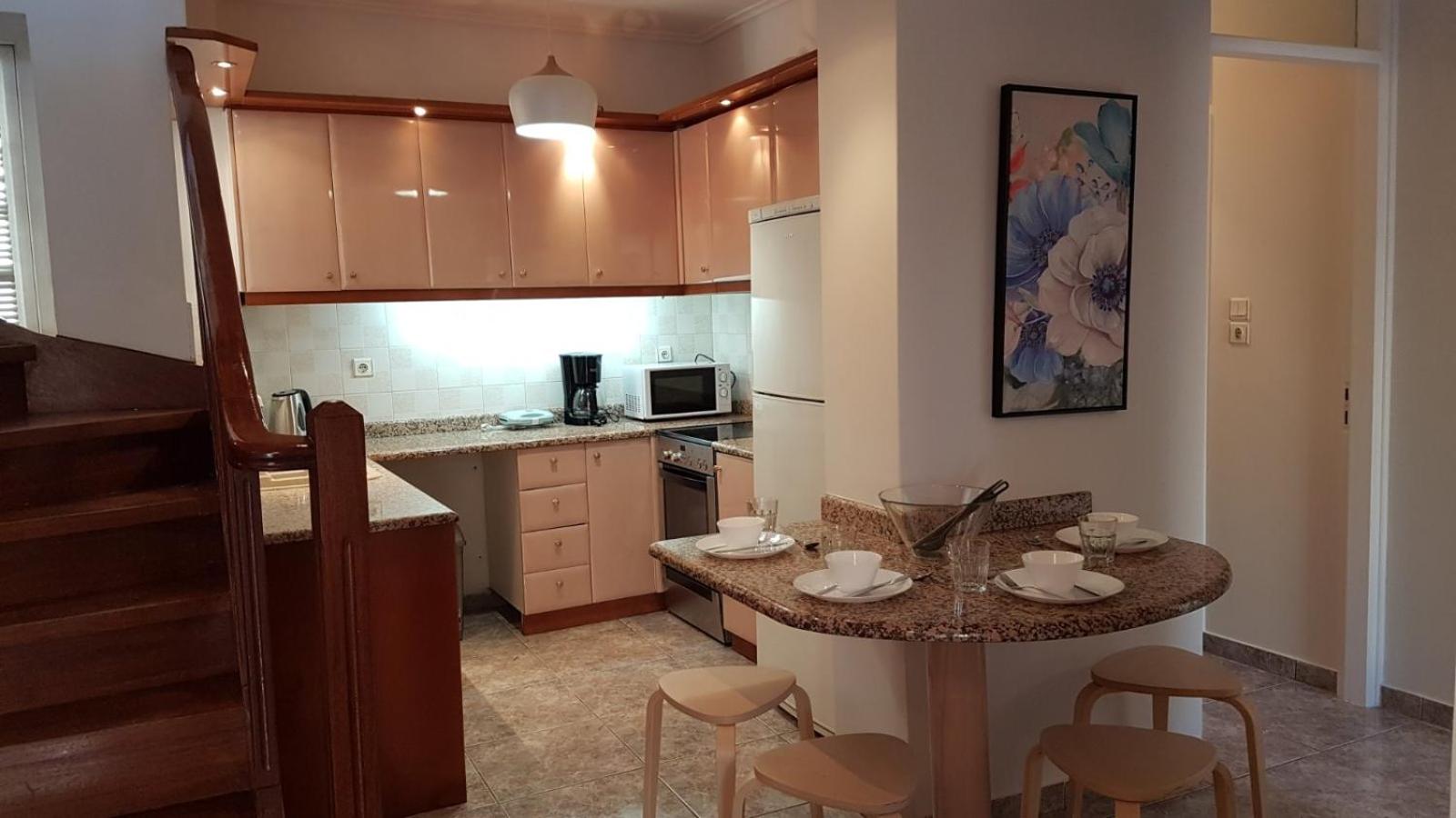 Maisonaitte-Athens Center, 4 BD, 2 BATH