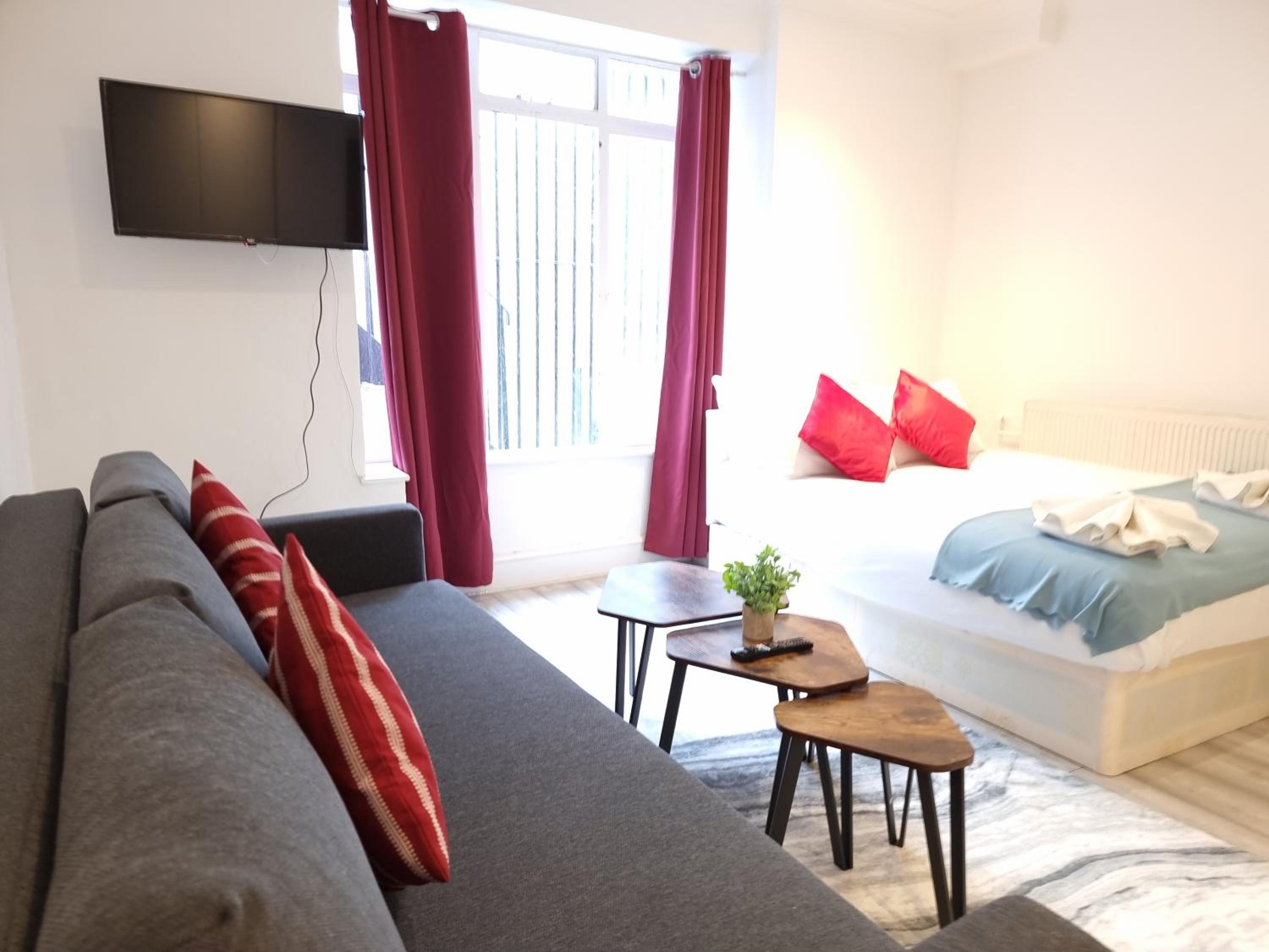 F23-Spacious Studio Fits 4 Near Paddington