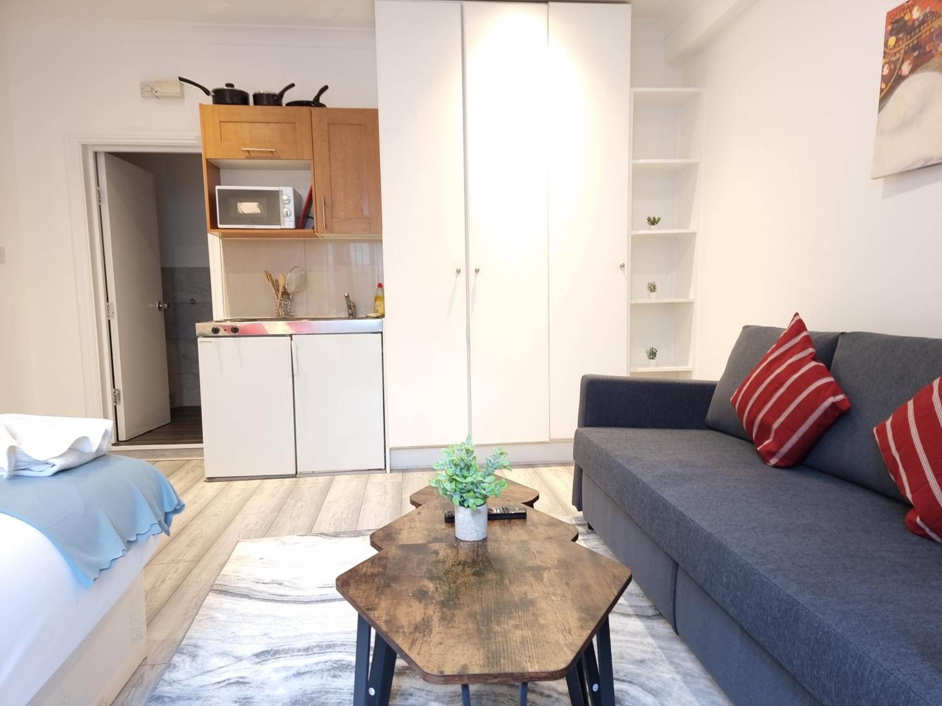 F23-Spacious Studio Fits 4 Near Paddington