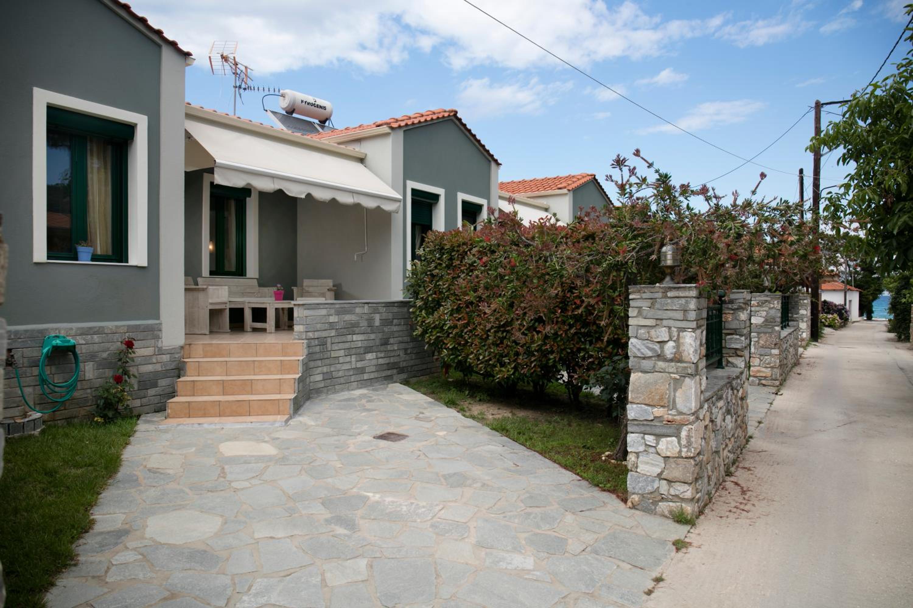 Arion Apartments photo 1
