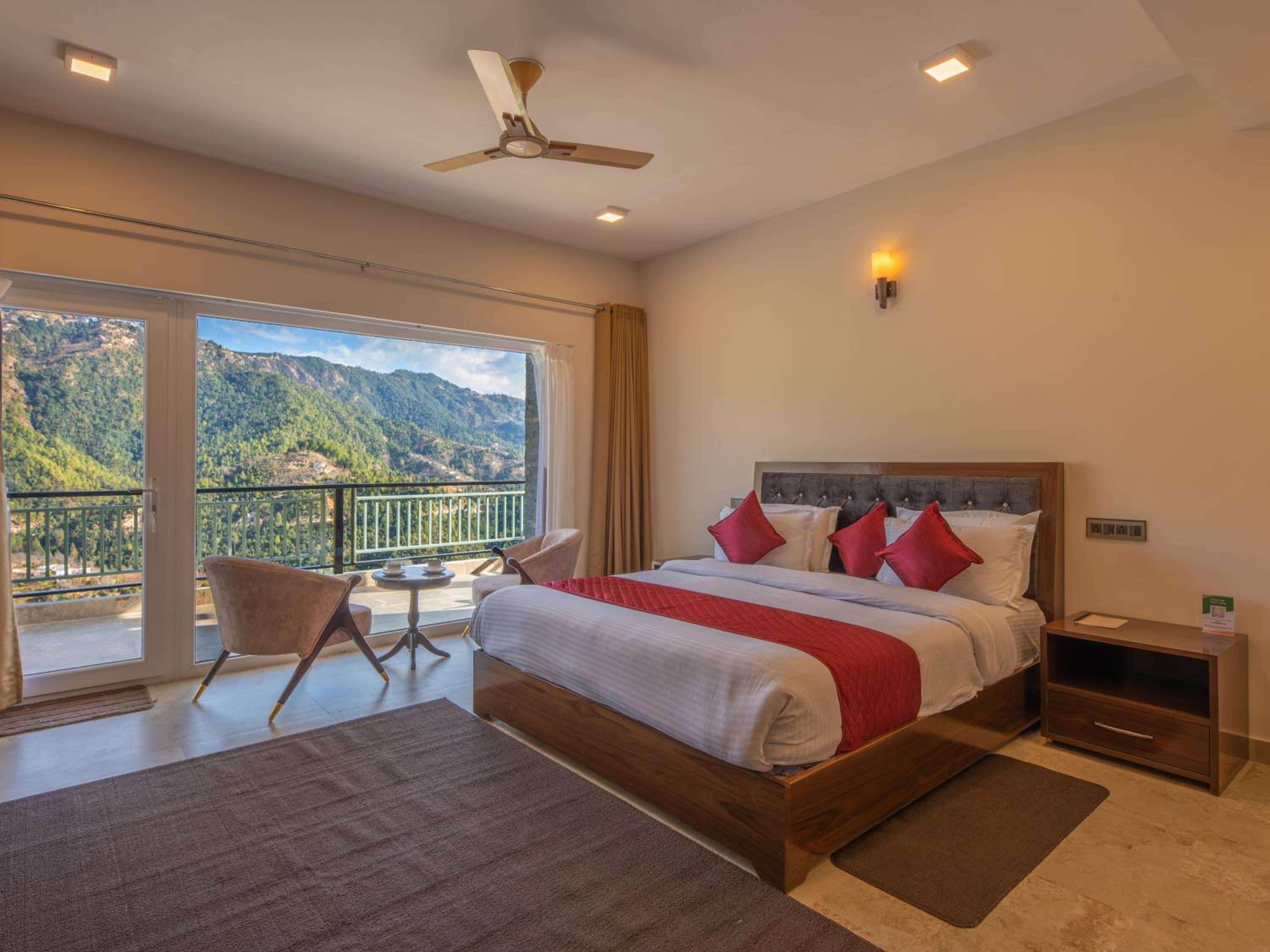 Captains Paradise At Mukteshwar Hill Station