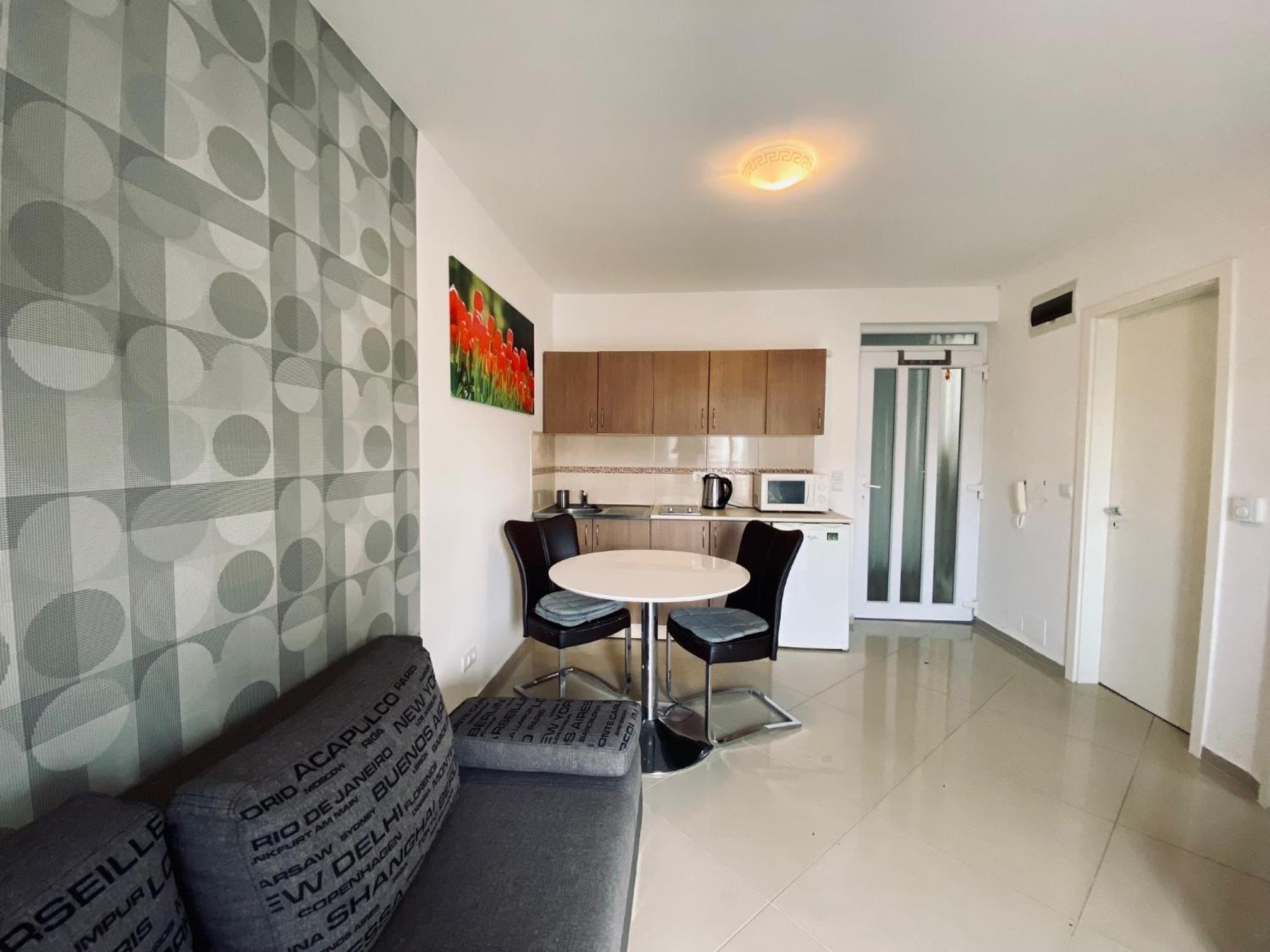 Byblos Wellness Apartman Siófok By BLTN view 5