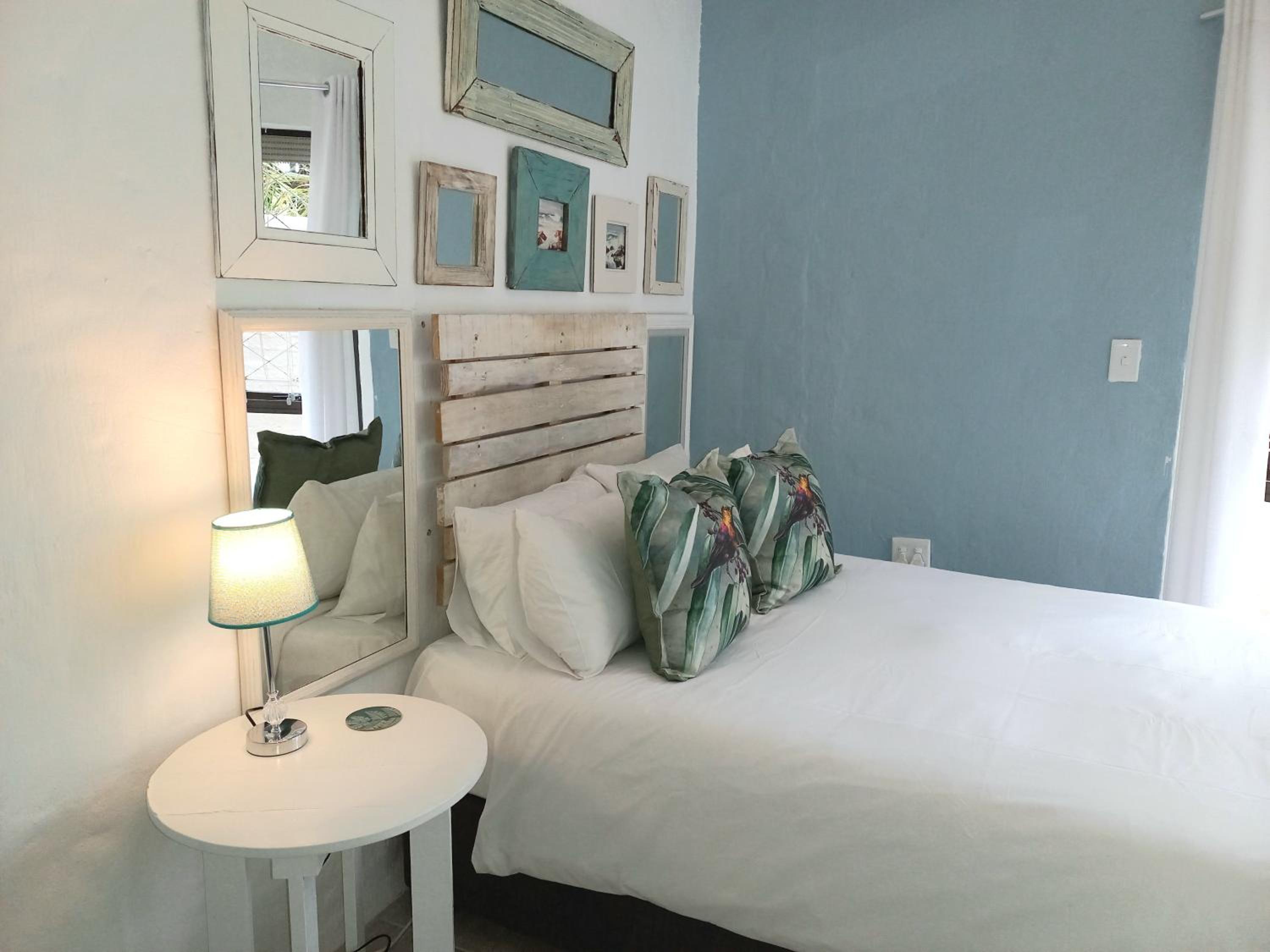 Pebble Cove Outside Room - Private Entrance - Twelve square metres