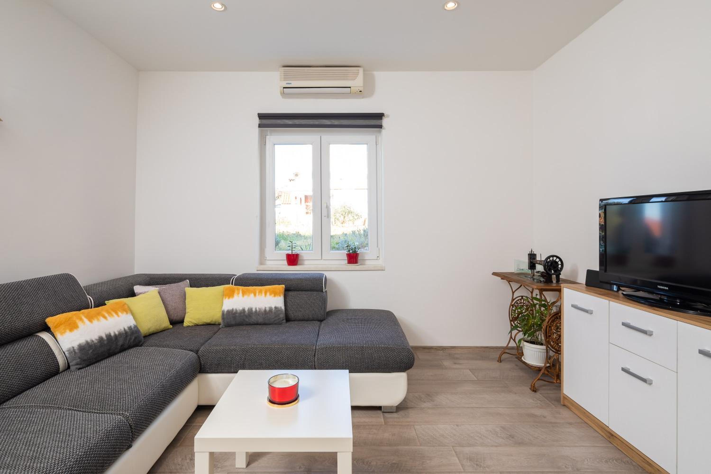 Seaside Apartment Tafra view 2