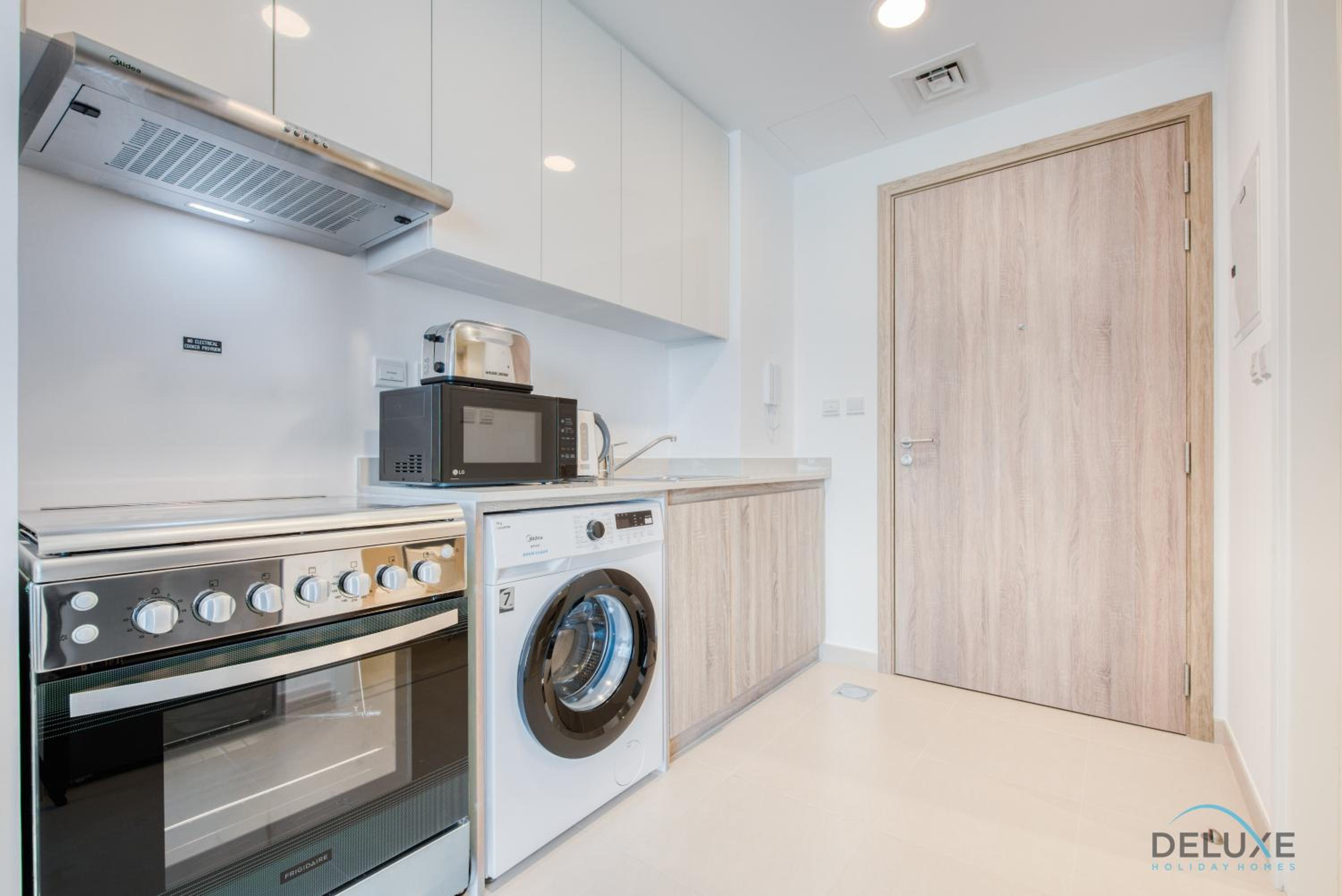 Urban Studio at UNA Town Square Dubailand By Deluxe Holiday Homes