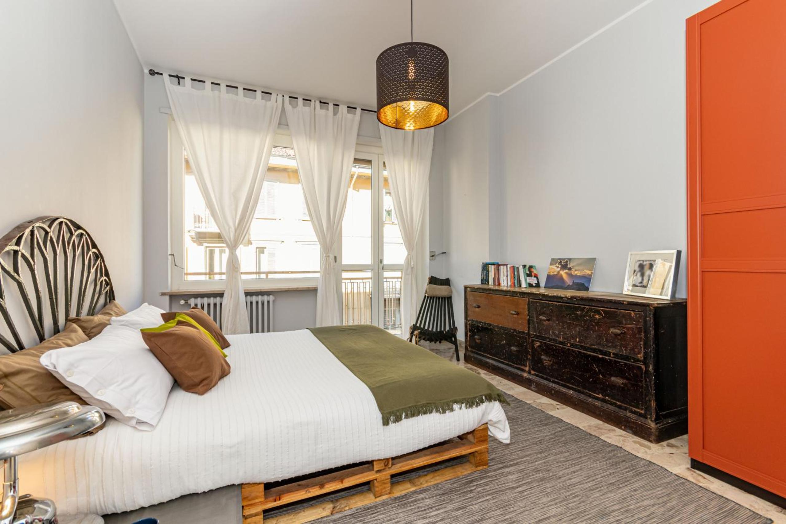 Cozy and stylish house in downtown Torino by Wonderful Italy view 2