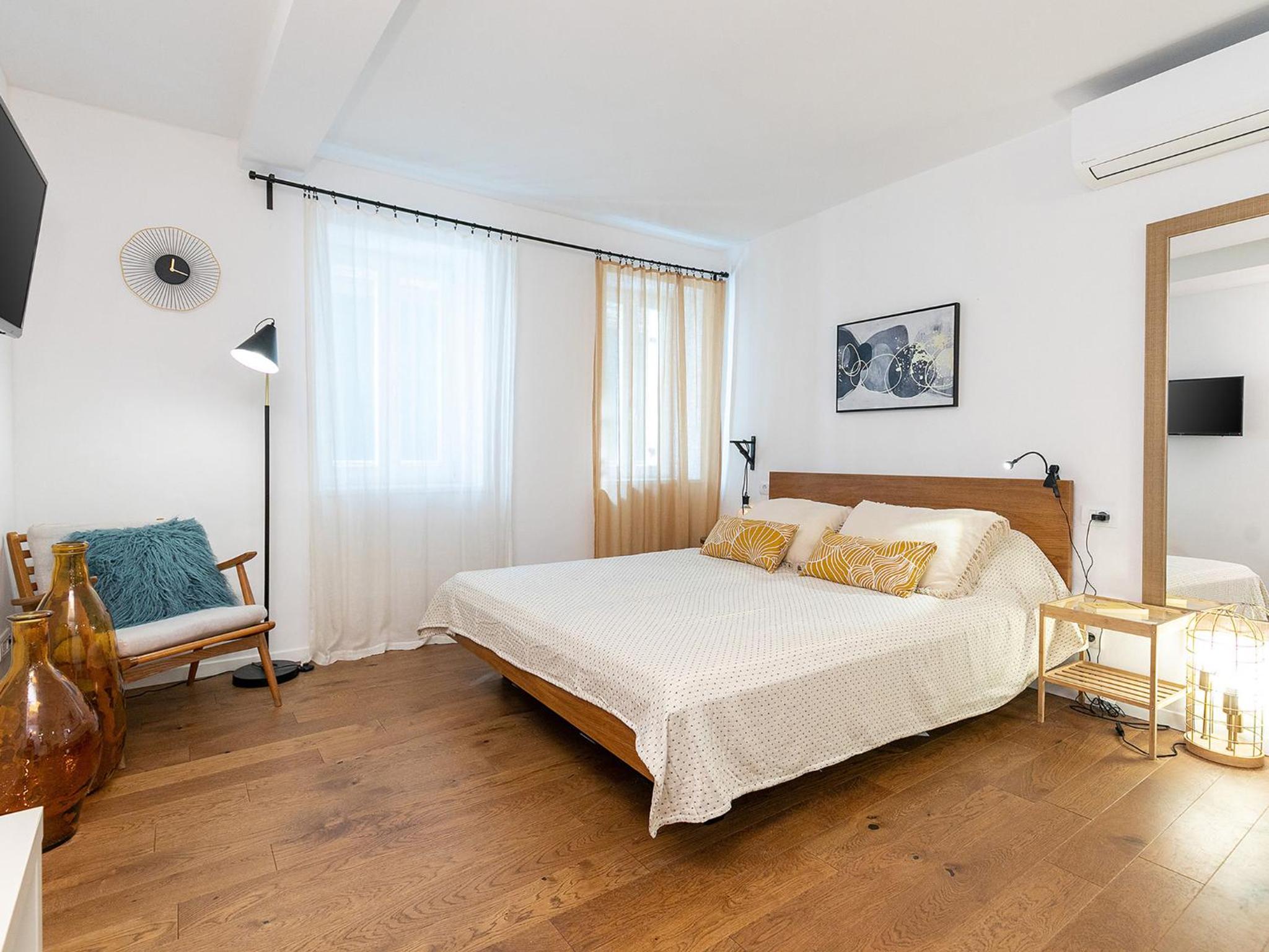 Stylish Studio Apartment by Irundo