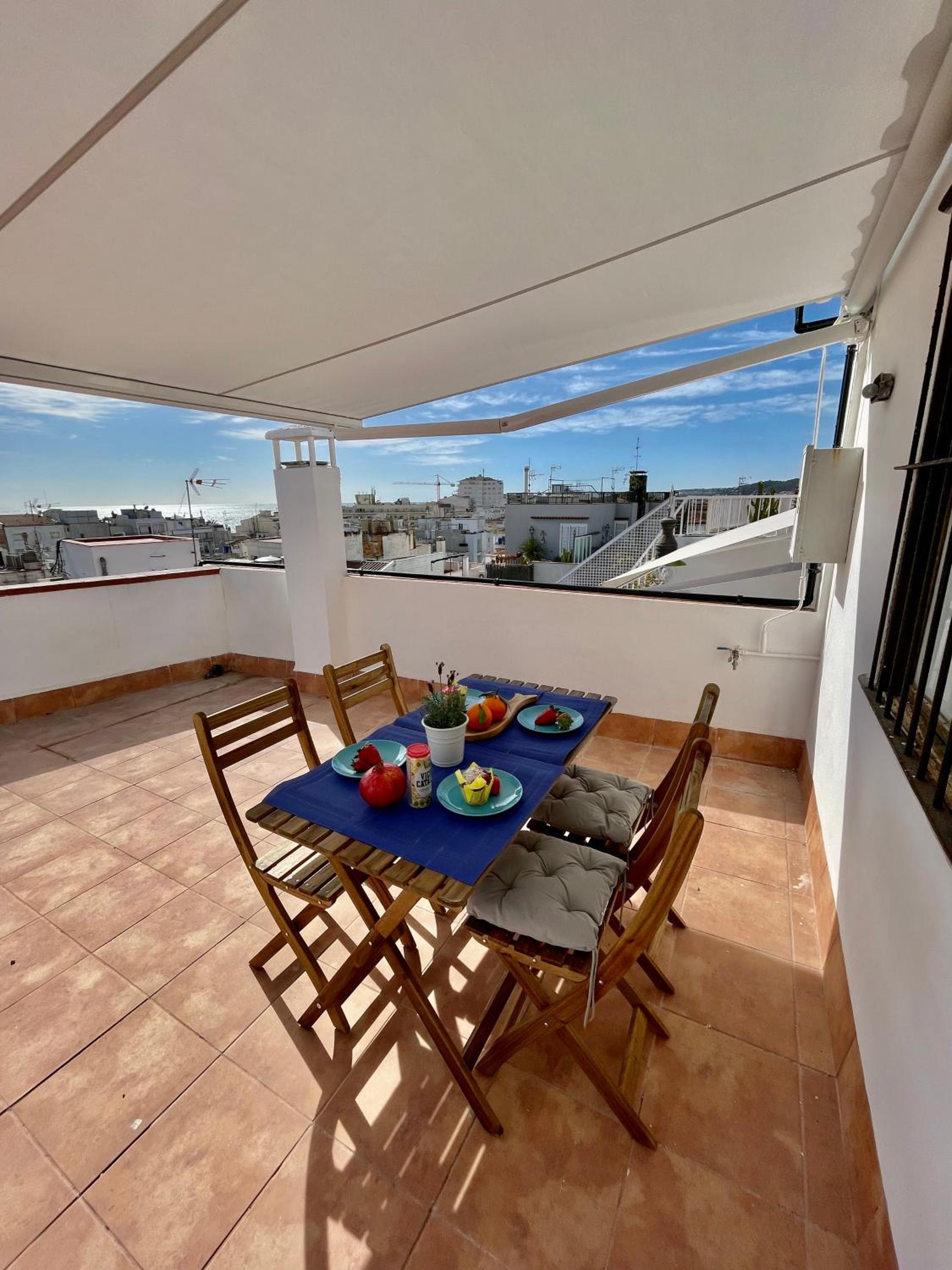 Sunny Apartment Central Sitges view 5