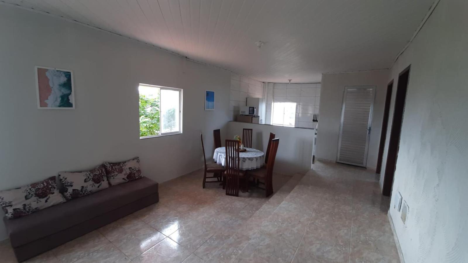 3º andar independente - Casa a 50m da praia com vista lateral para o mar