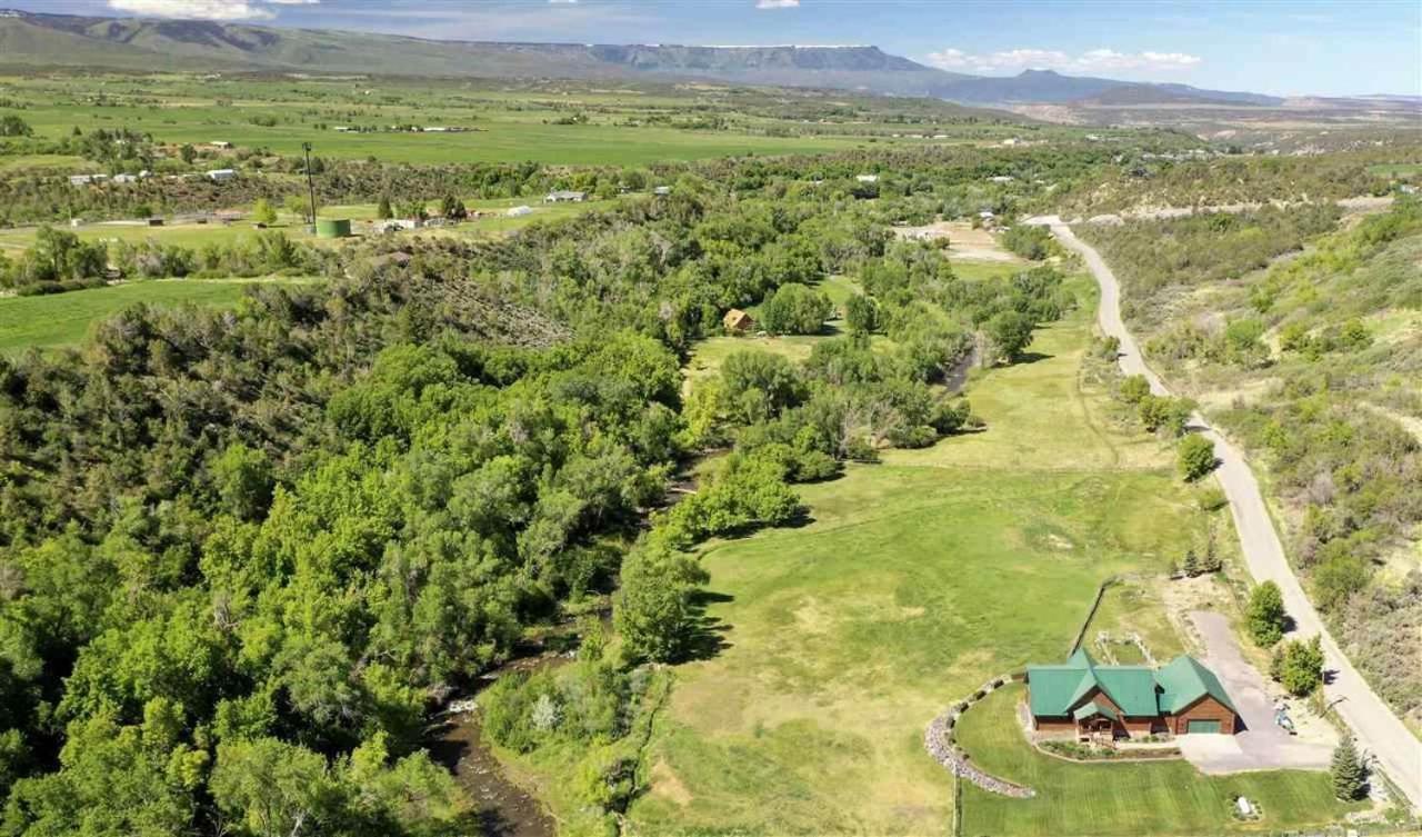 Spacious Luxury Log Home - 25 Min to Skiing, Boating and Trails!