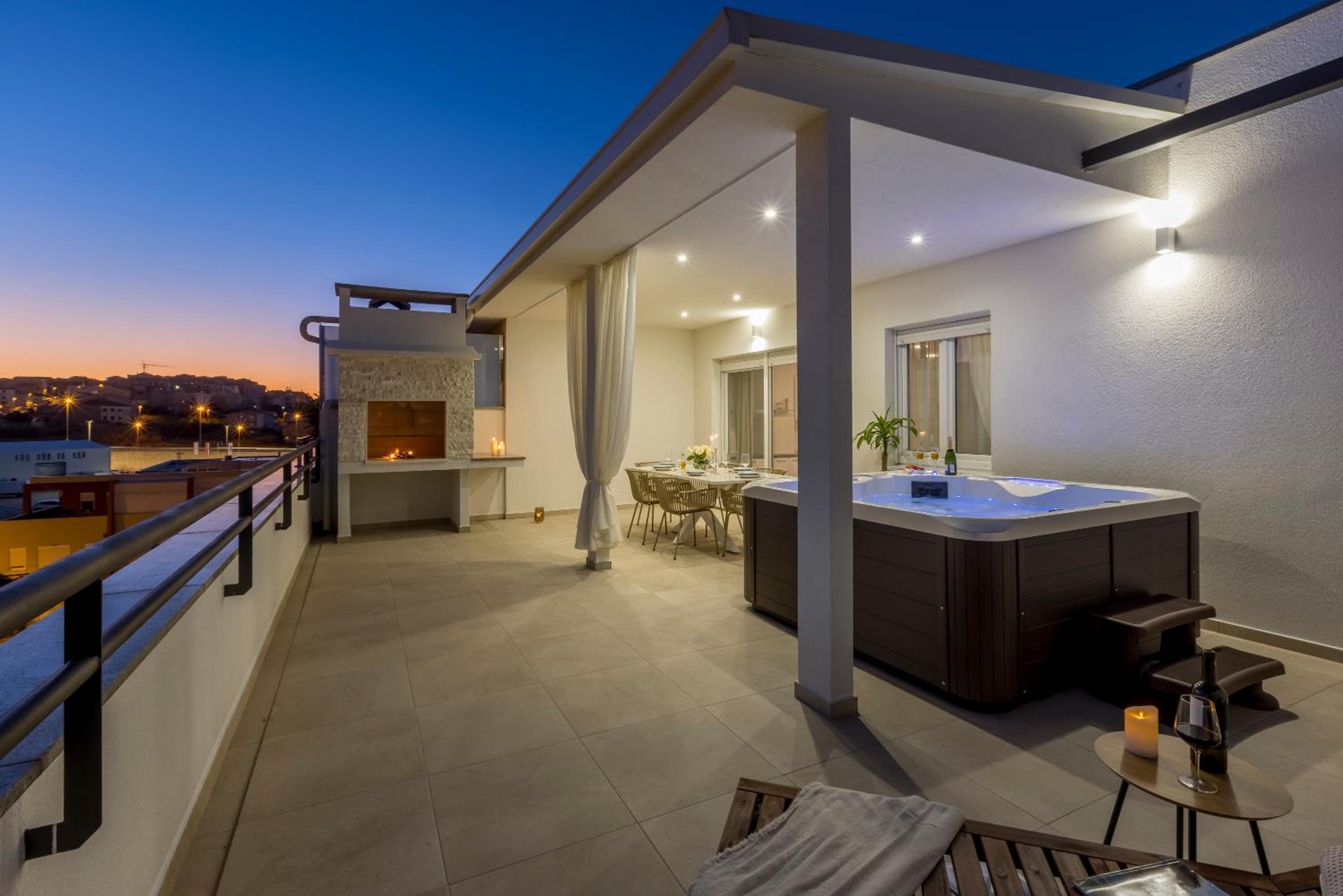 Luxury rooftop apartment Zalato view 2