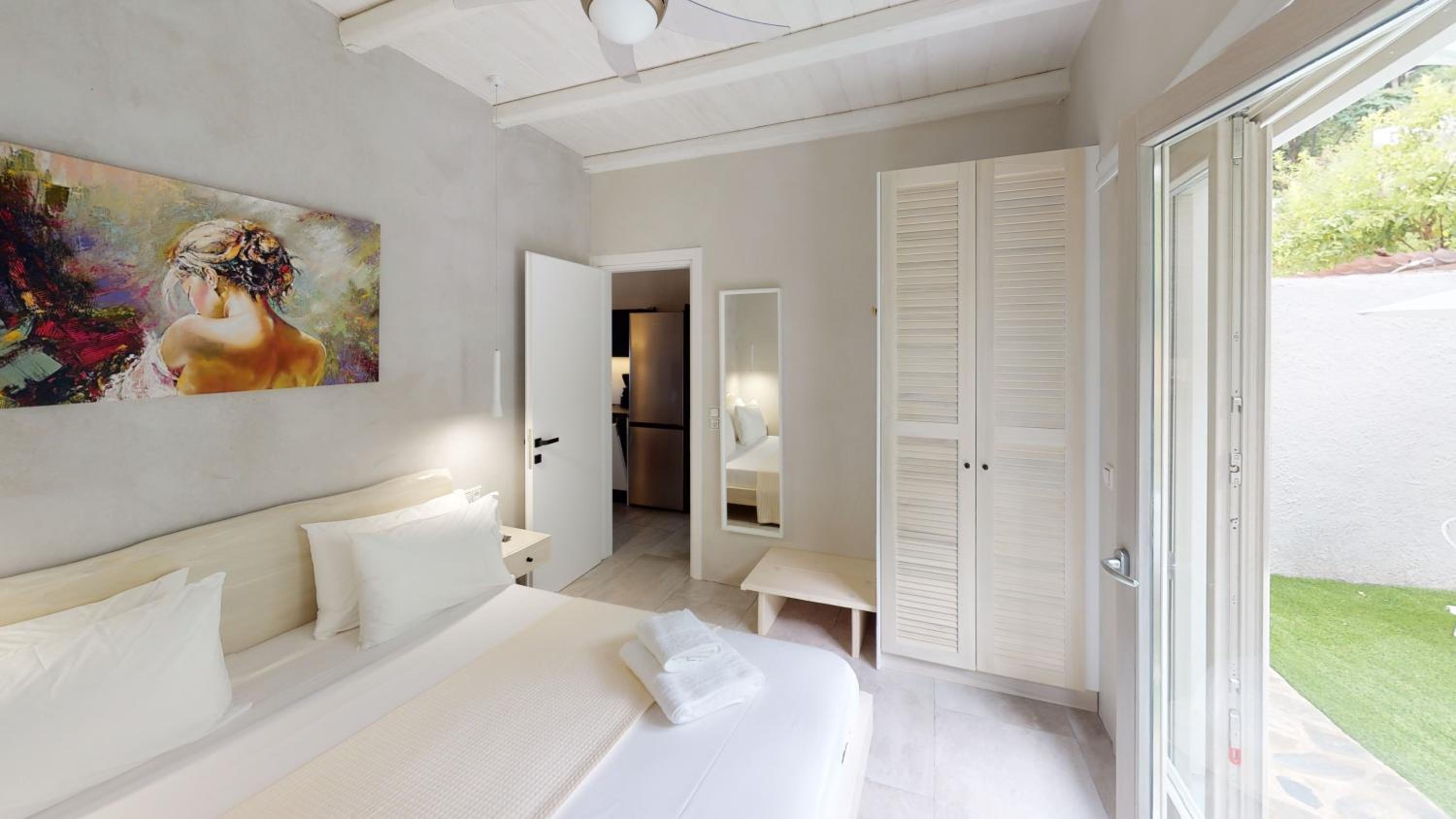 Yalos Luxury Home view 4