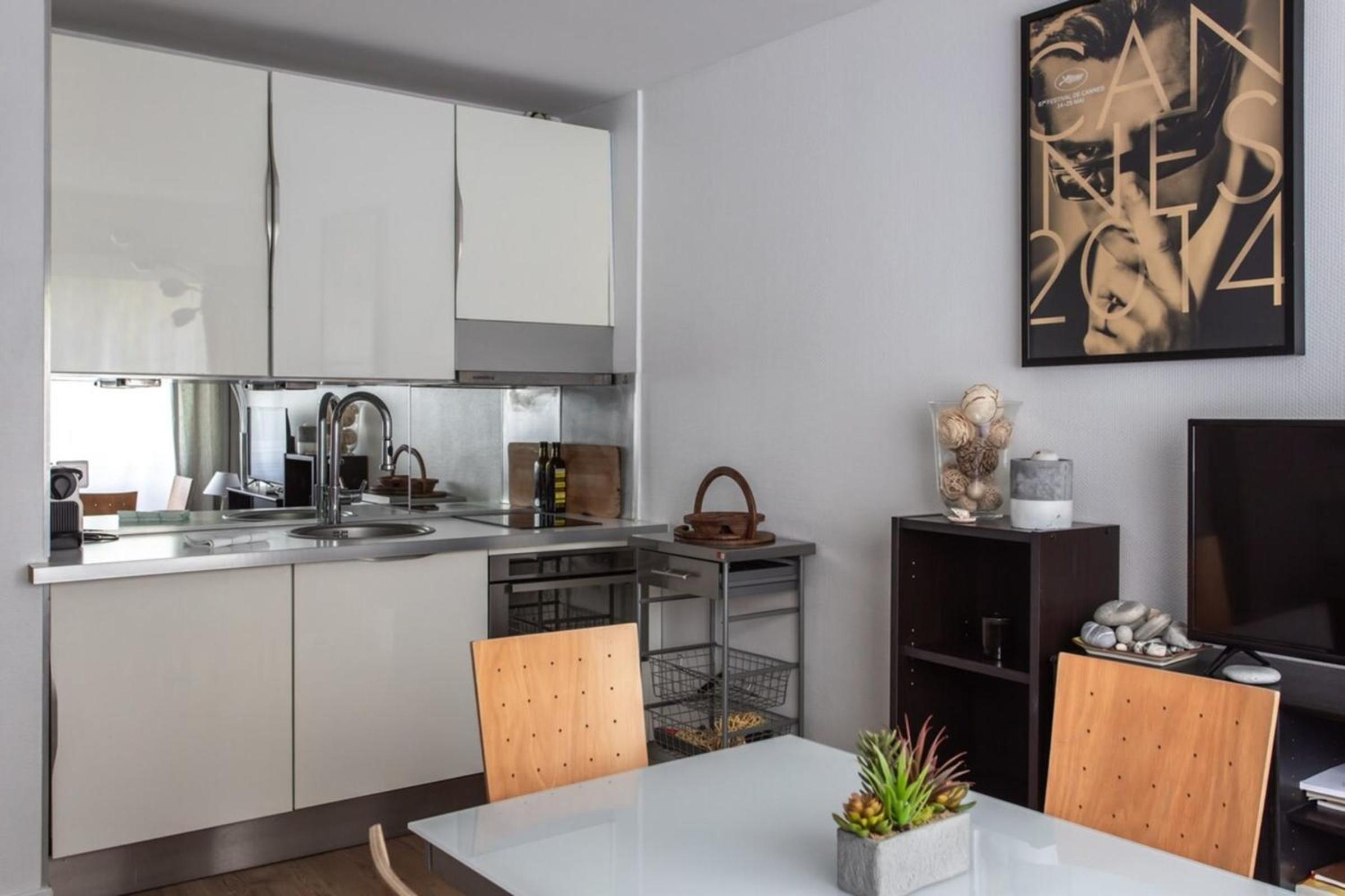 Air-Conditioned Furnished Apartment Ideal For Couples photo 5