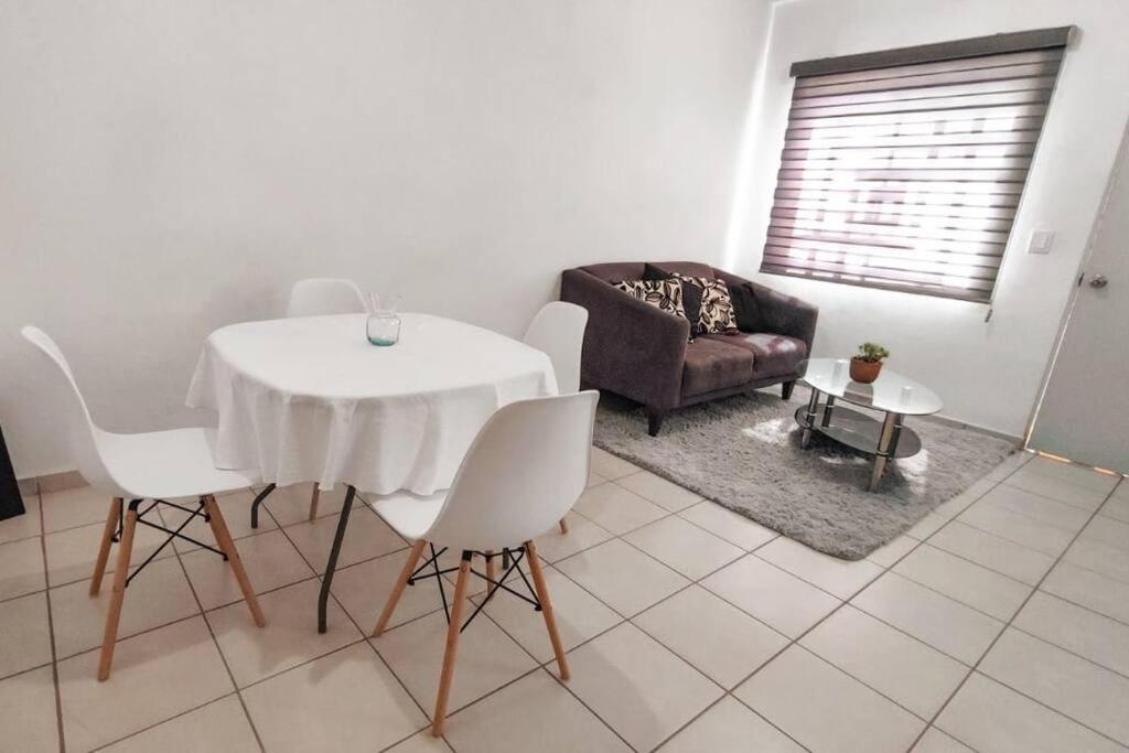 Hogar tranquilo, cerca de marina y plaza comercial view 4