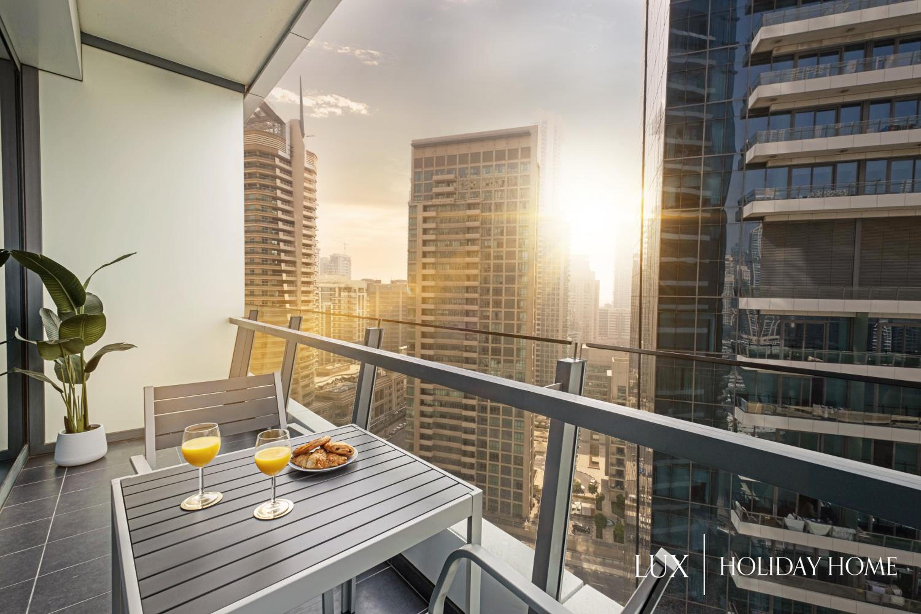 LUX The Silverene Marina view Suite