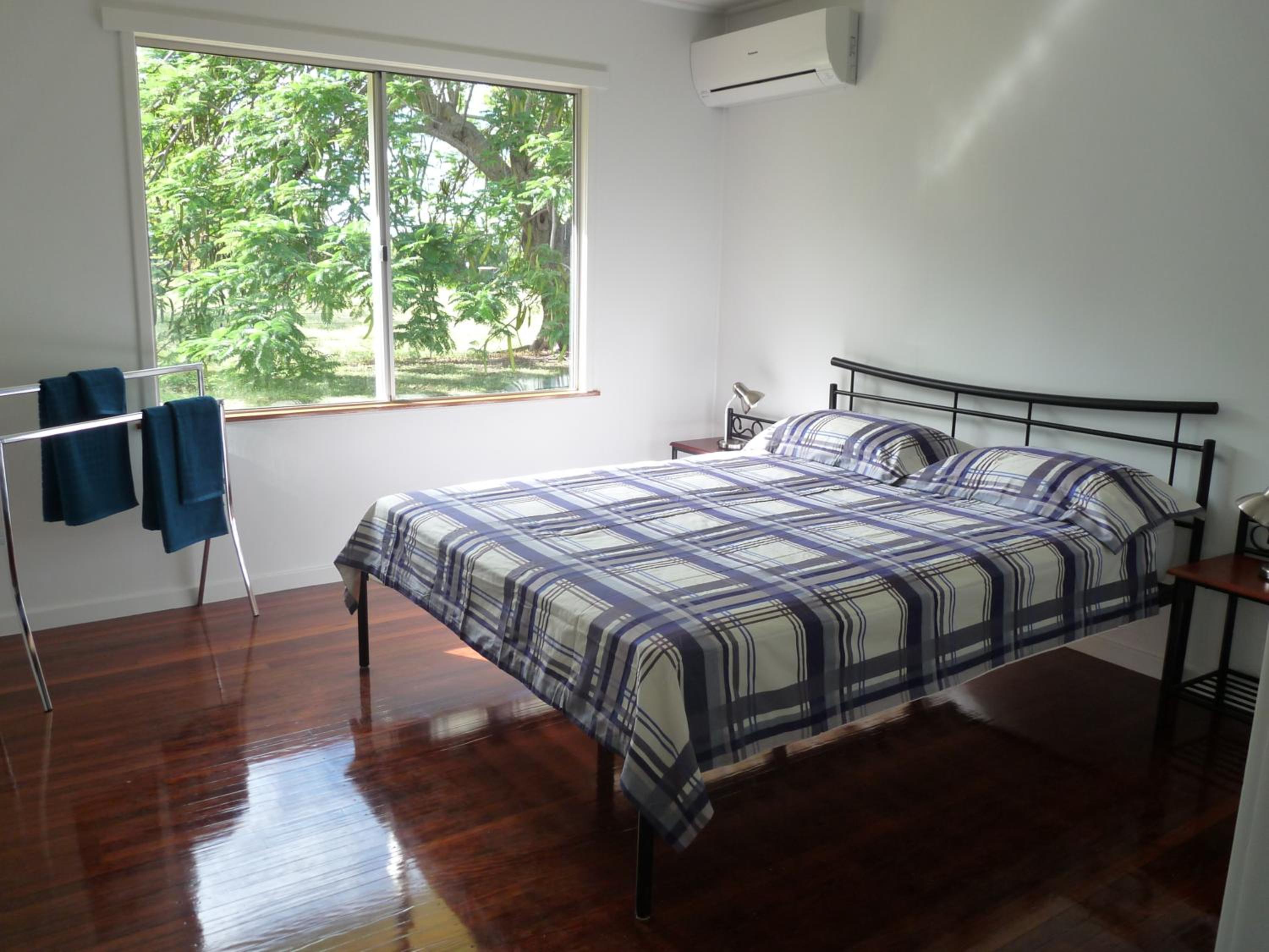 Elliot River Retreat - Pet Friendly
