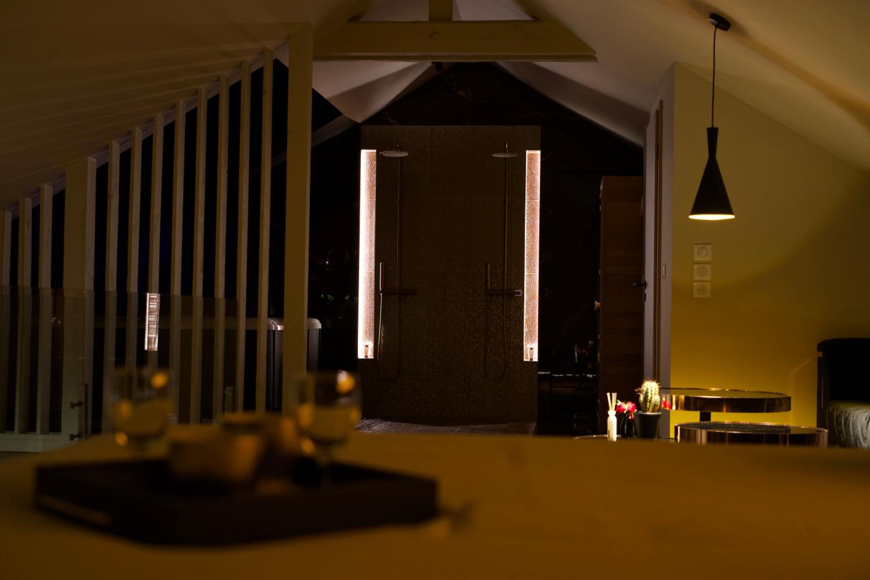 Hotel Magnifique Villa Le Golden 89 Jacuzzi Et Sauna Privatif