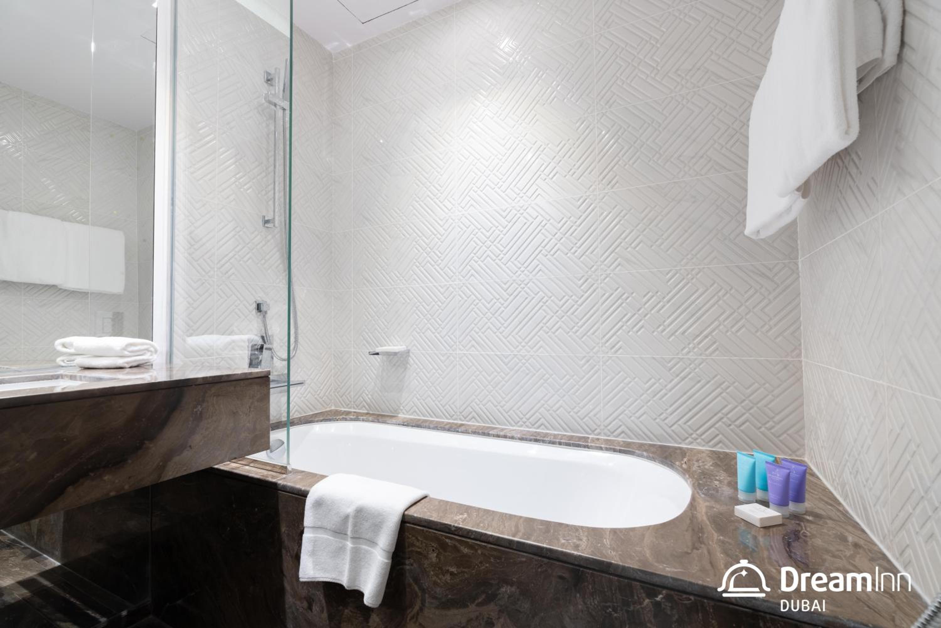 Dream Inn Dubai - Damac Heights Marina