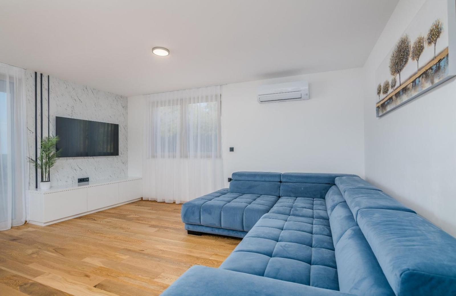 Villa Njivice Apartman Marina view 3