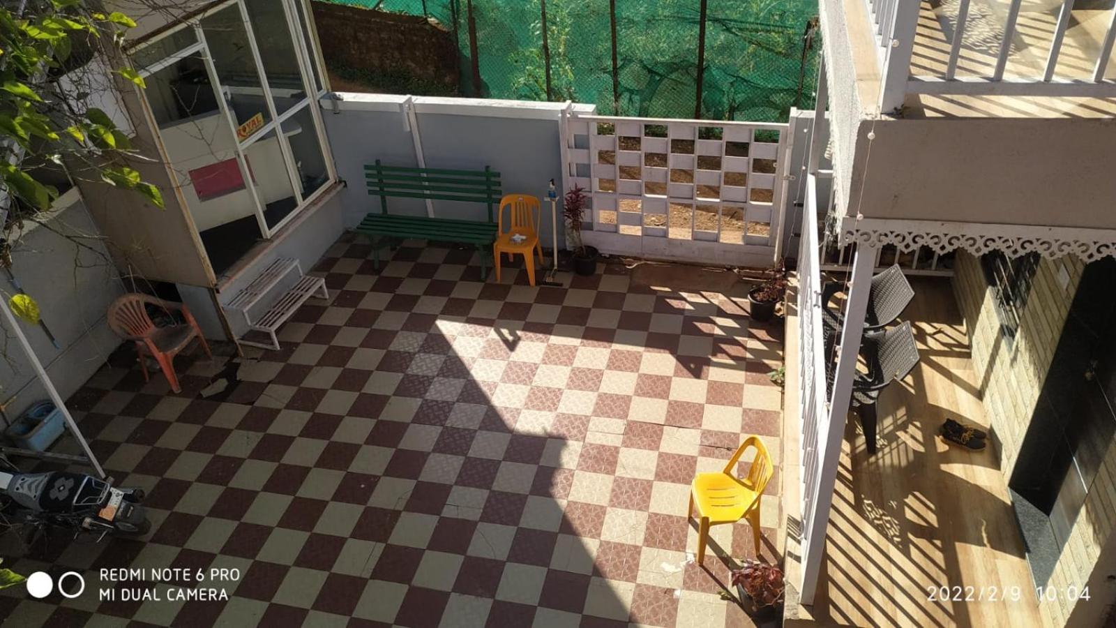 balcony