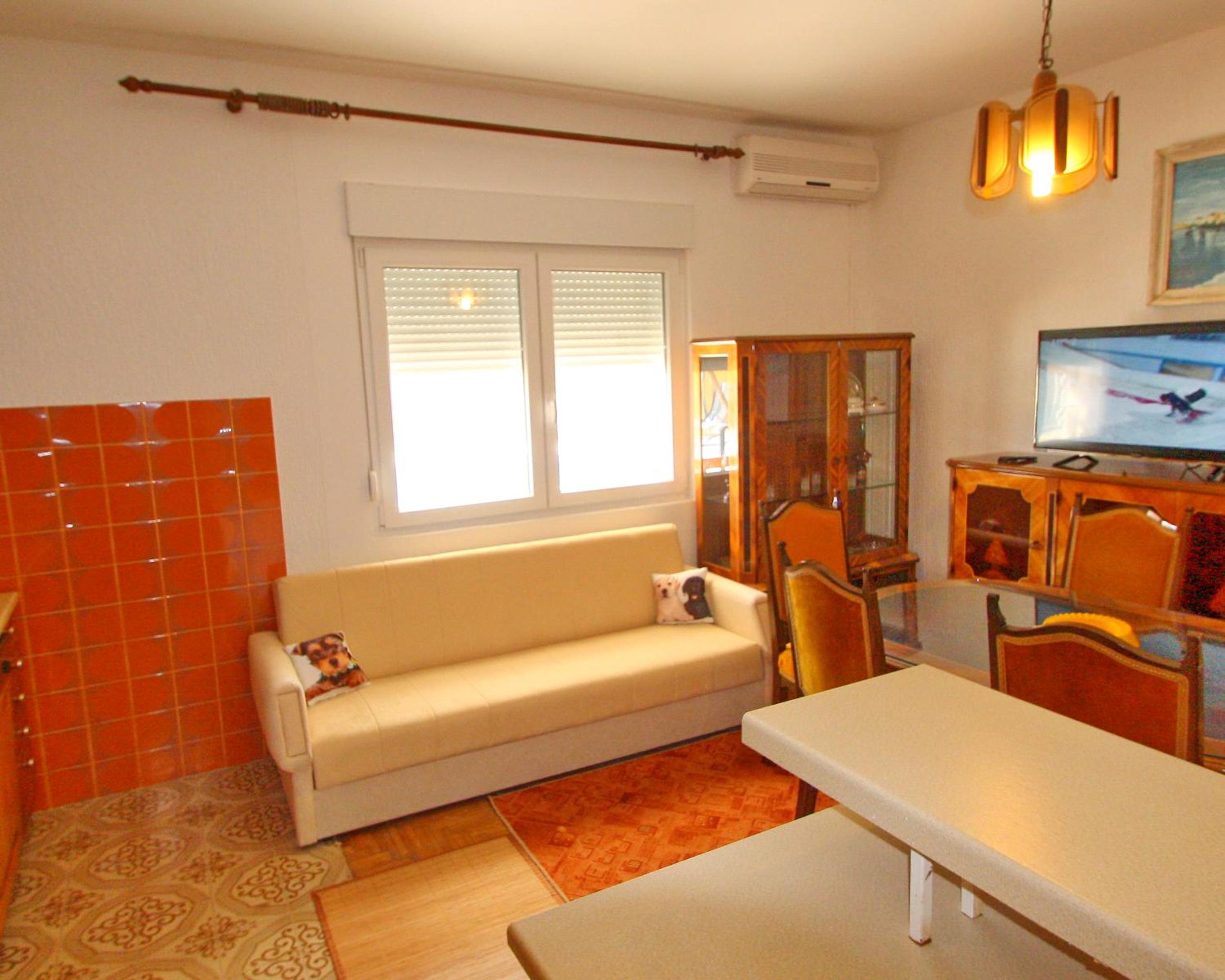 Fancy Holiday Home Igor-Kosta view 5