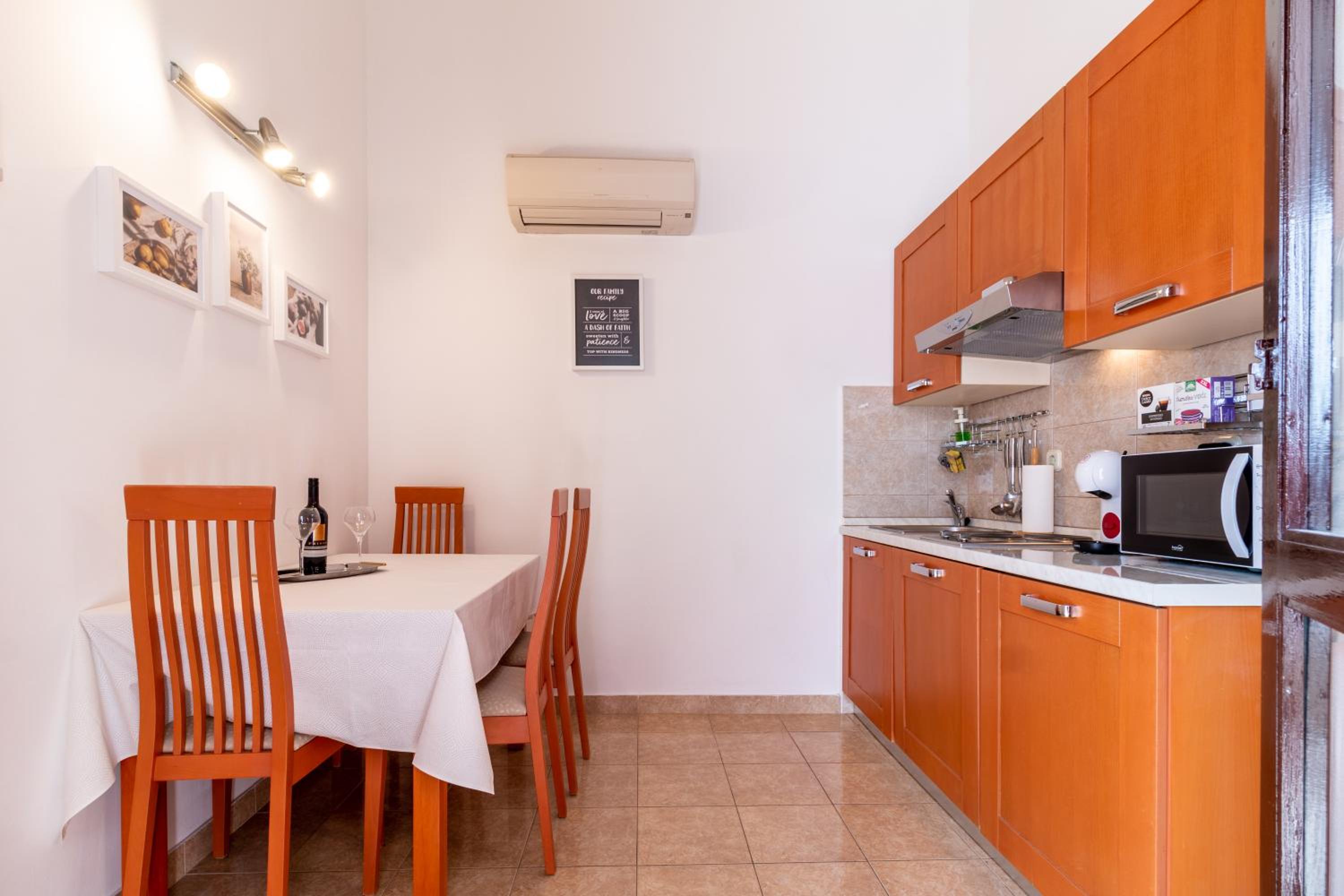Sunny beach apartment Lavica view 3