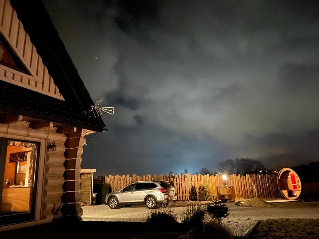 Bystry domek w Beskidach przy szlaku na Babią Górę