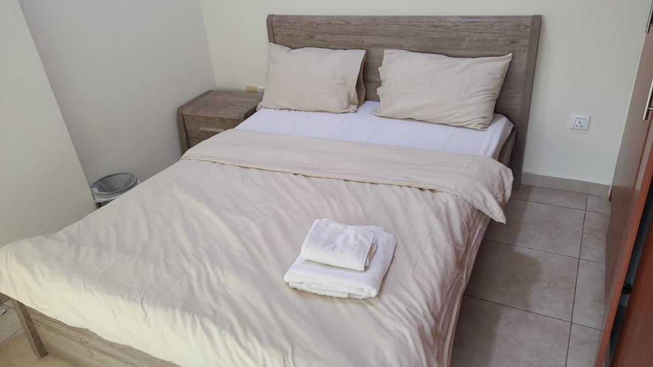Cozy 2BHK Near to DMCC Metro Station -505