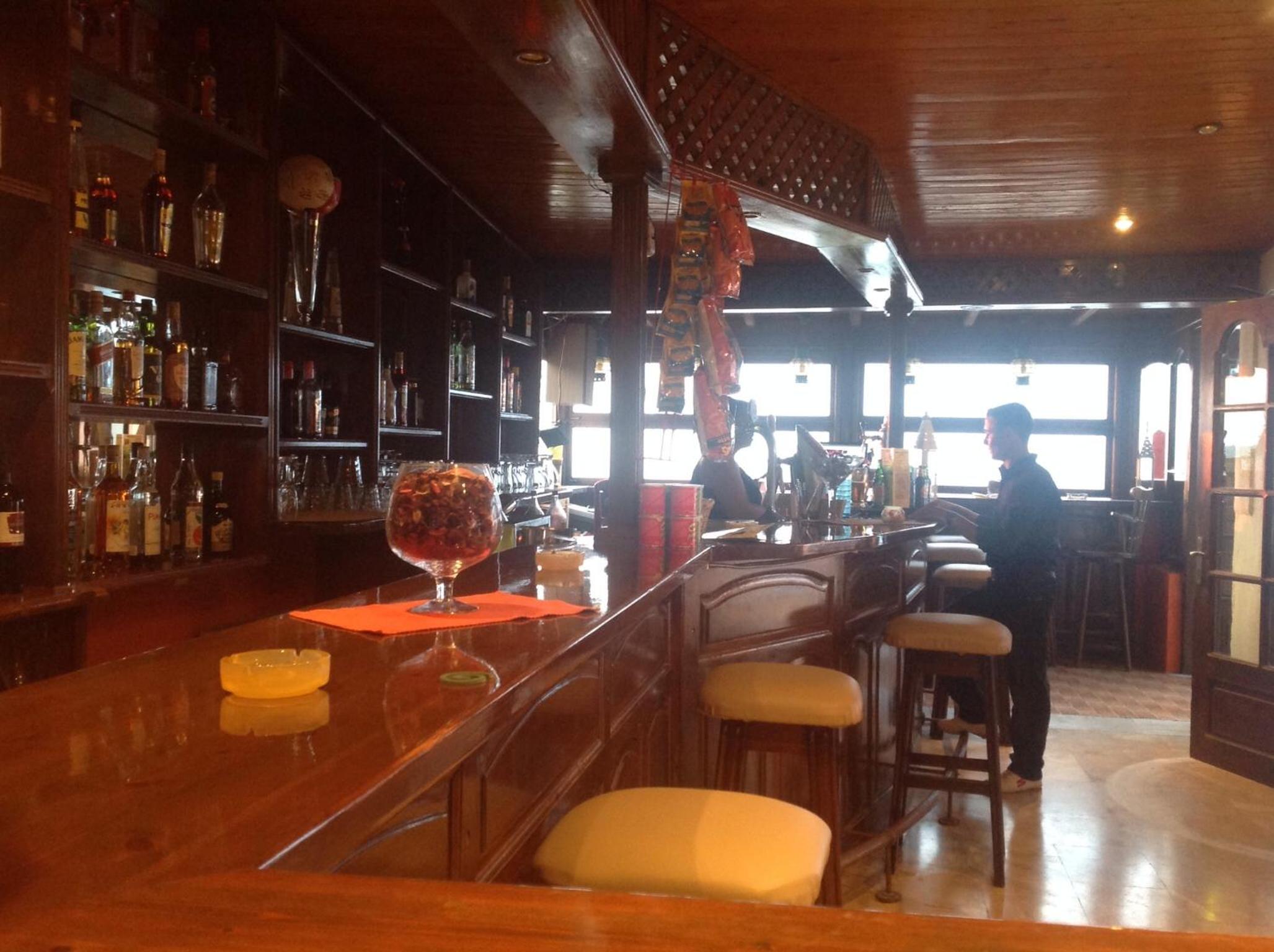 bar
