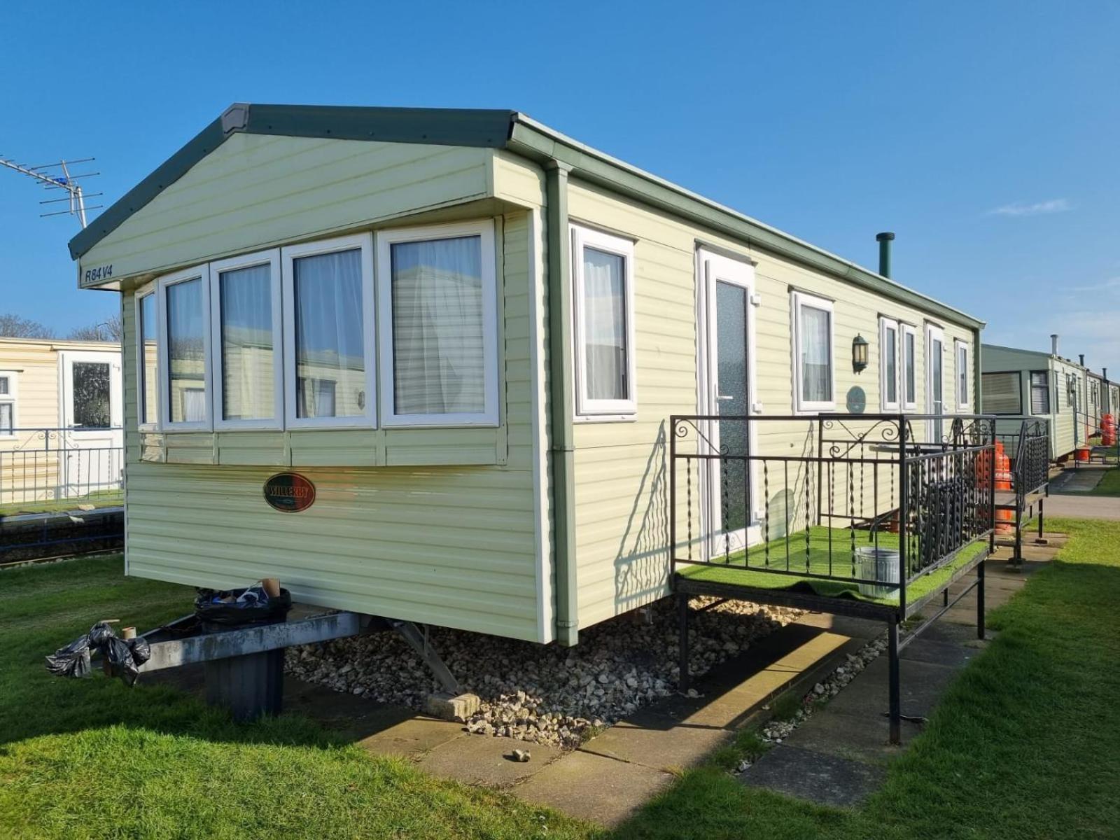 3 Bedroom Sleeps 6 on Coral Beach