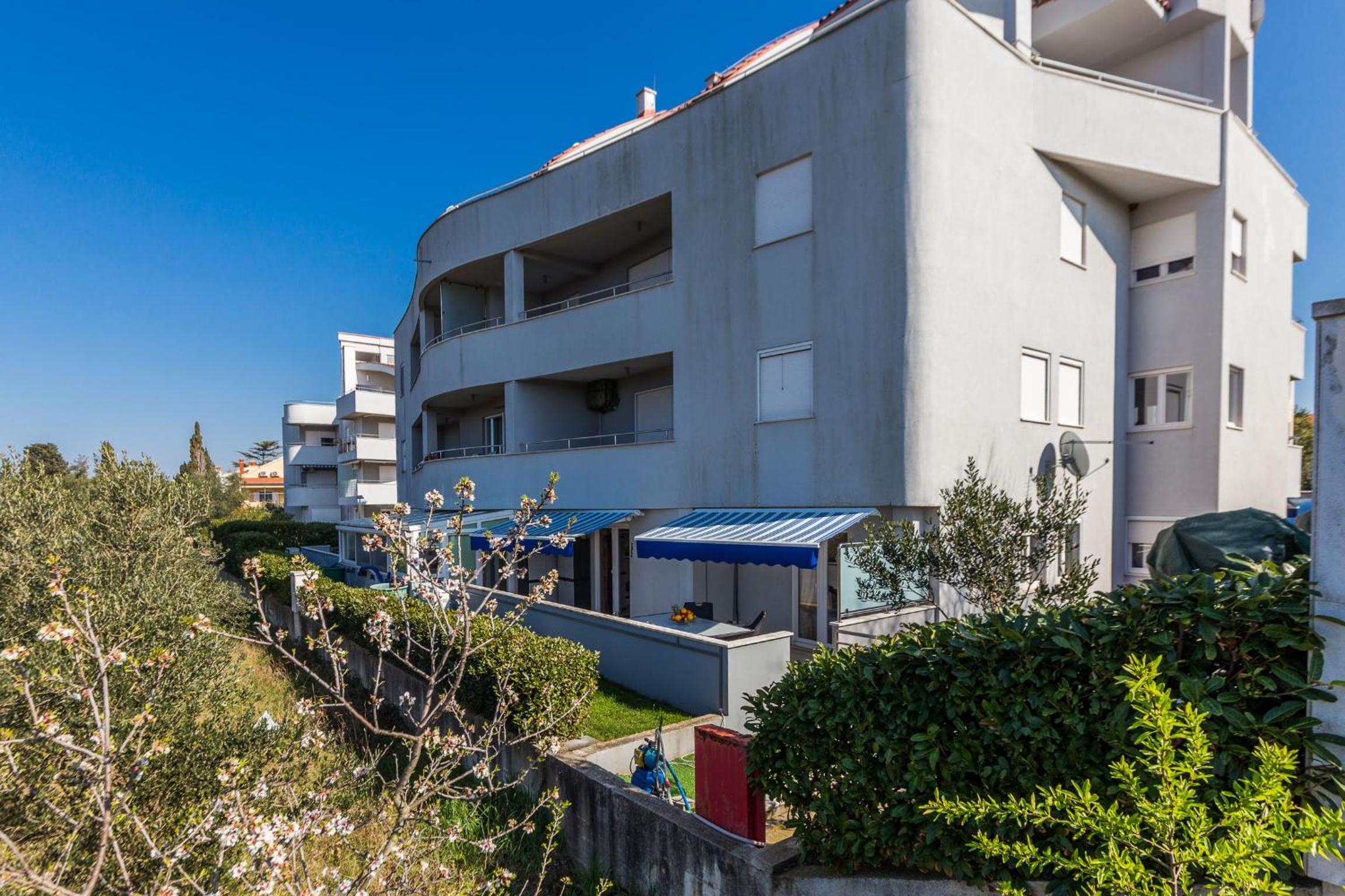 Peter Villa Spalldi Puntamika exclusive w. garage view 4