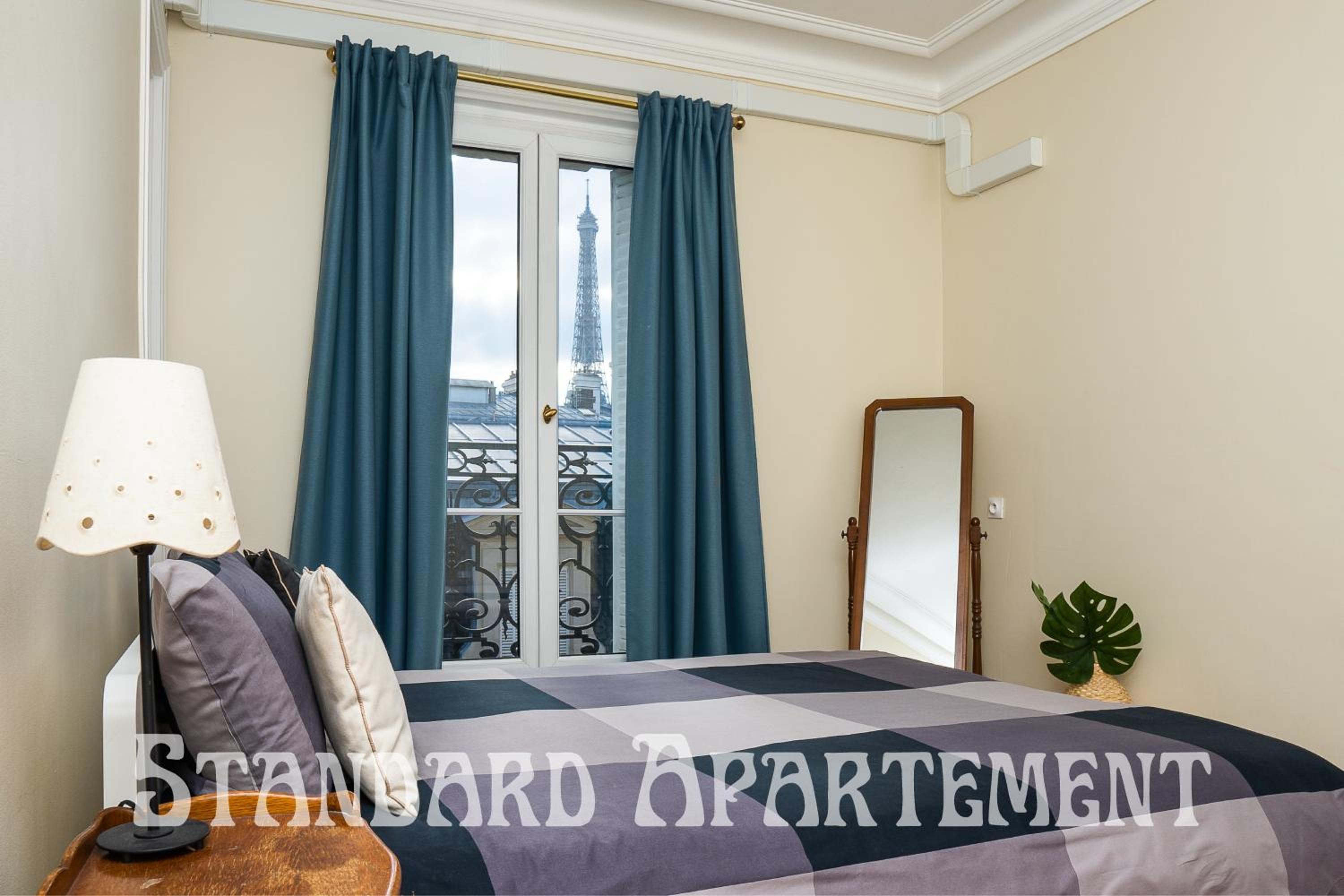 Eiffel Tower view Residence