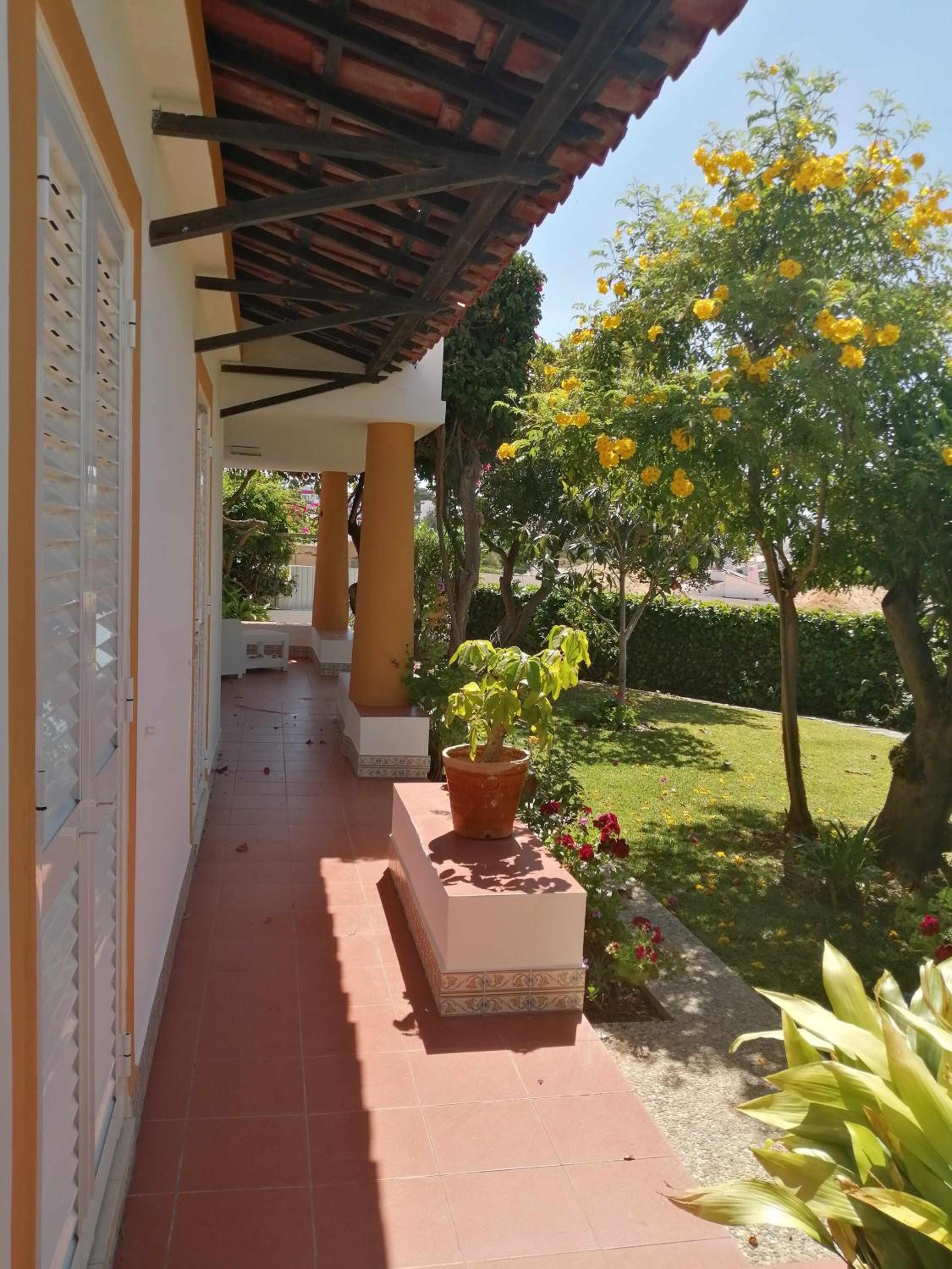 Oura Villa V5 view 5