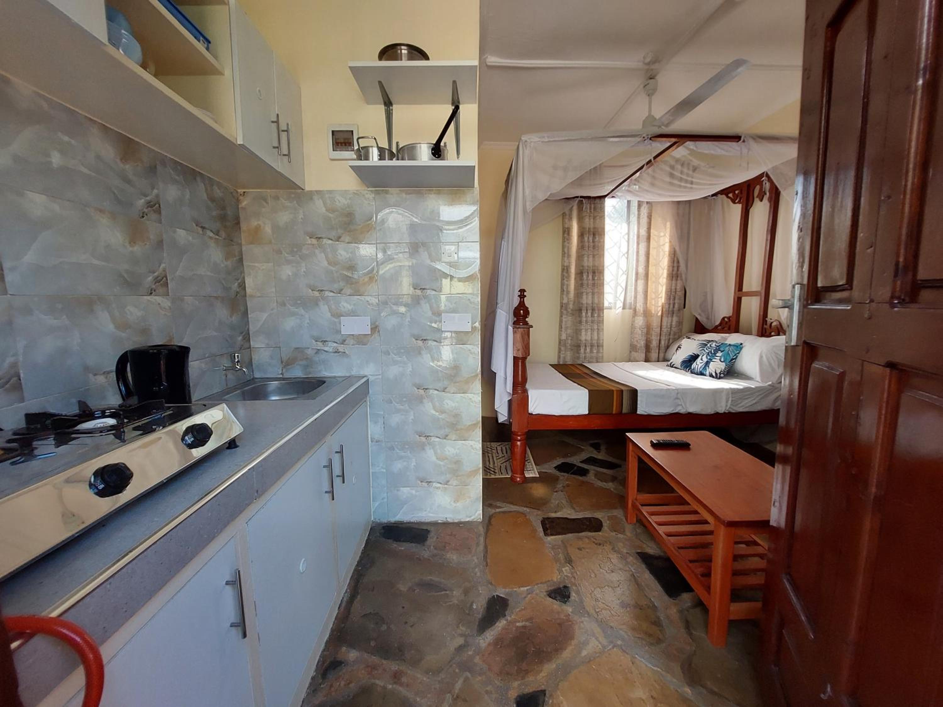Amarrosi Lion - Studio terrace Apartment ,Mtwapa view 5