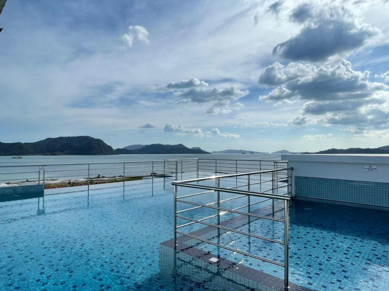 Simfoni Beliza Apartment with Roof Top Pool by Vintage photo 3