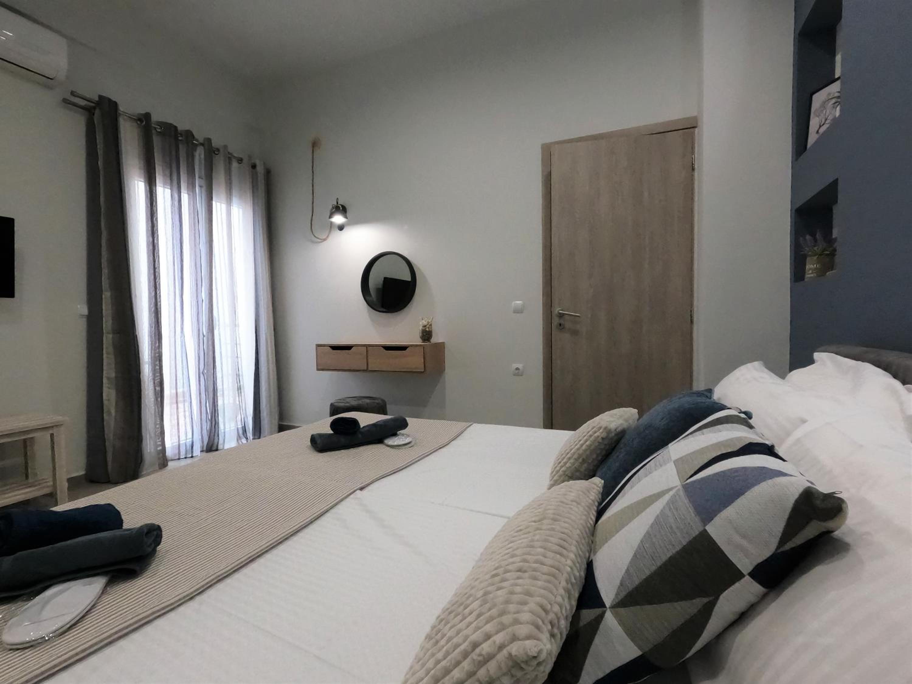 Avra Suites in City center - 50m to Beach view 5